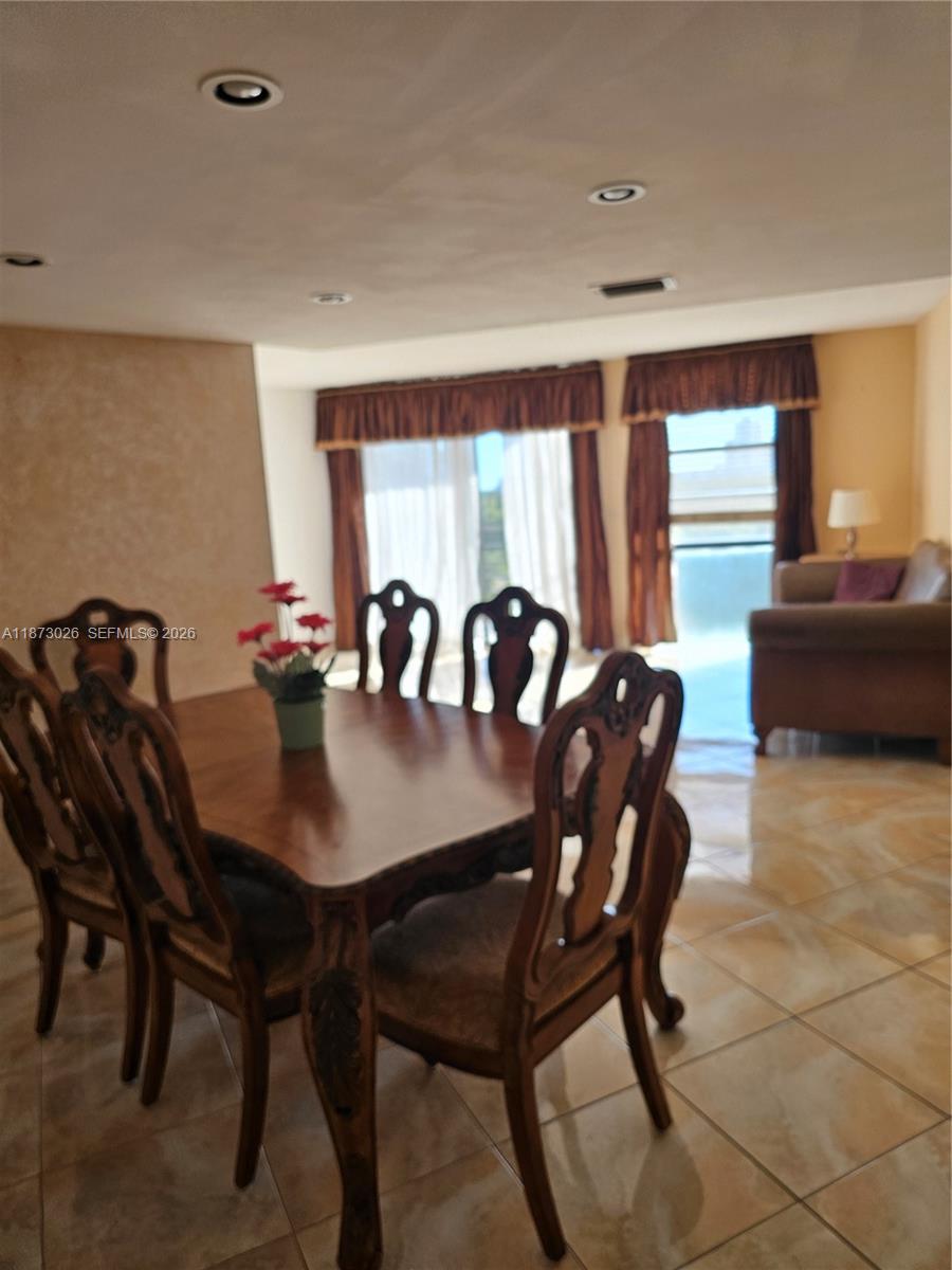 BISCAYA IV CONDO - Residential