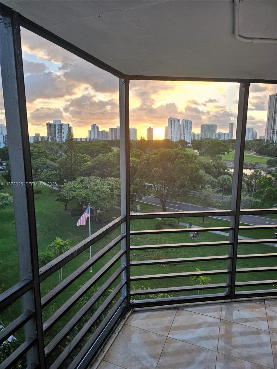 BISCAYA IV CONDO - Residential