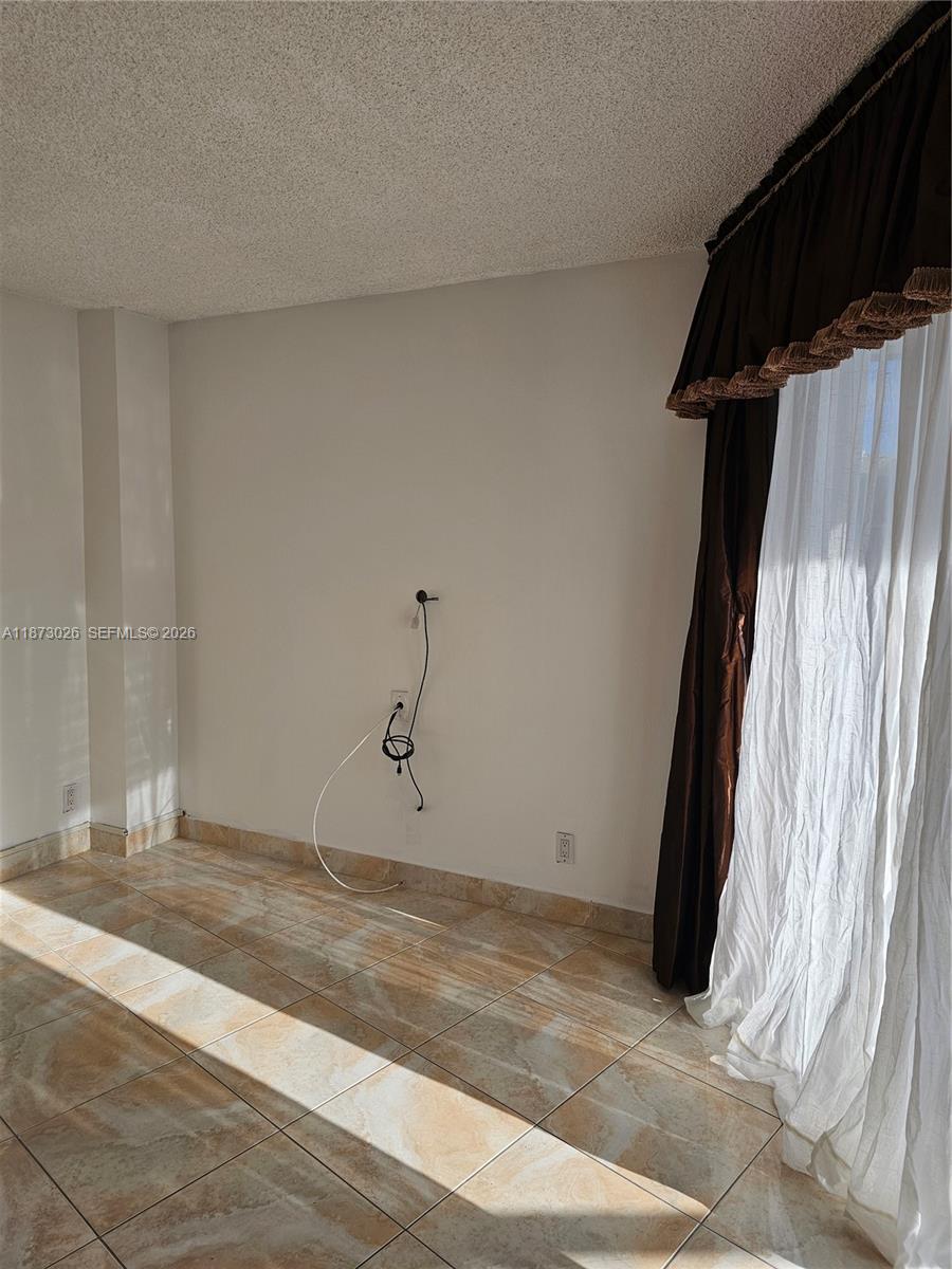 BISCAYA IV CONDO - Residential