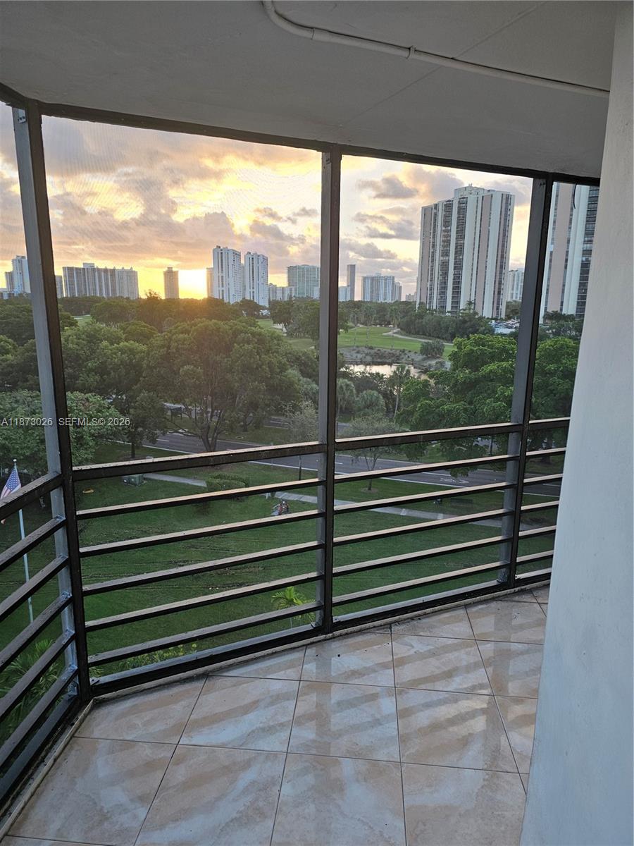 BISCAYA IV CONDO - Residential