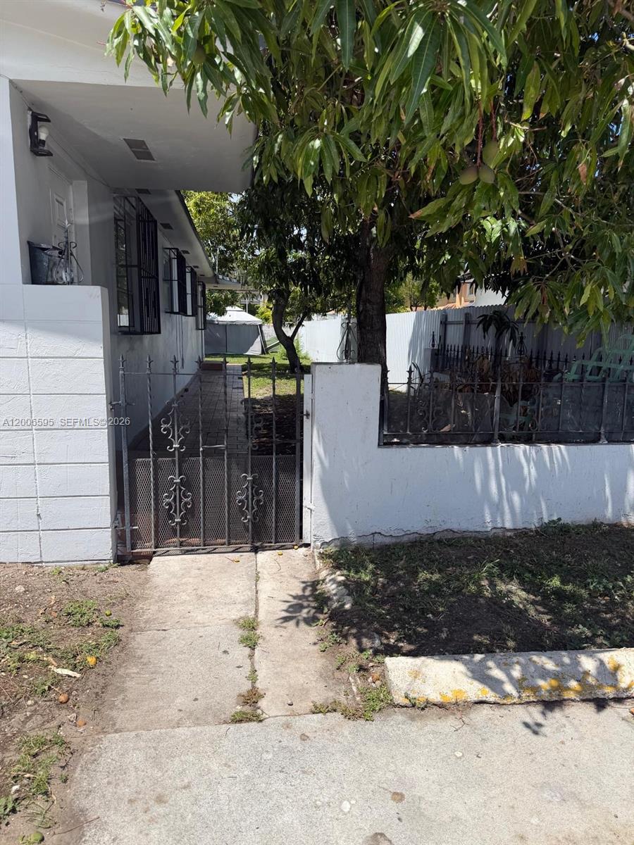 HIALEAH 3RD ADDN - Residential Income