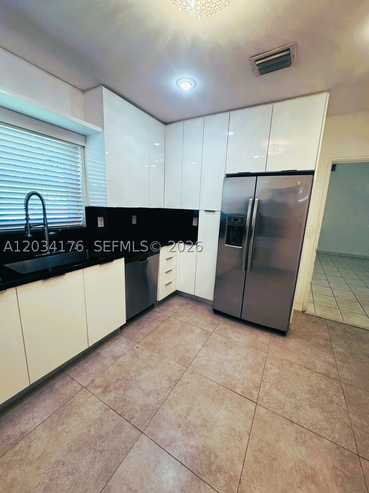 COCONUT GROVE SEC 1-CORAL - Residential