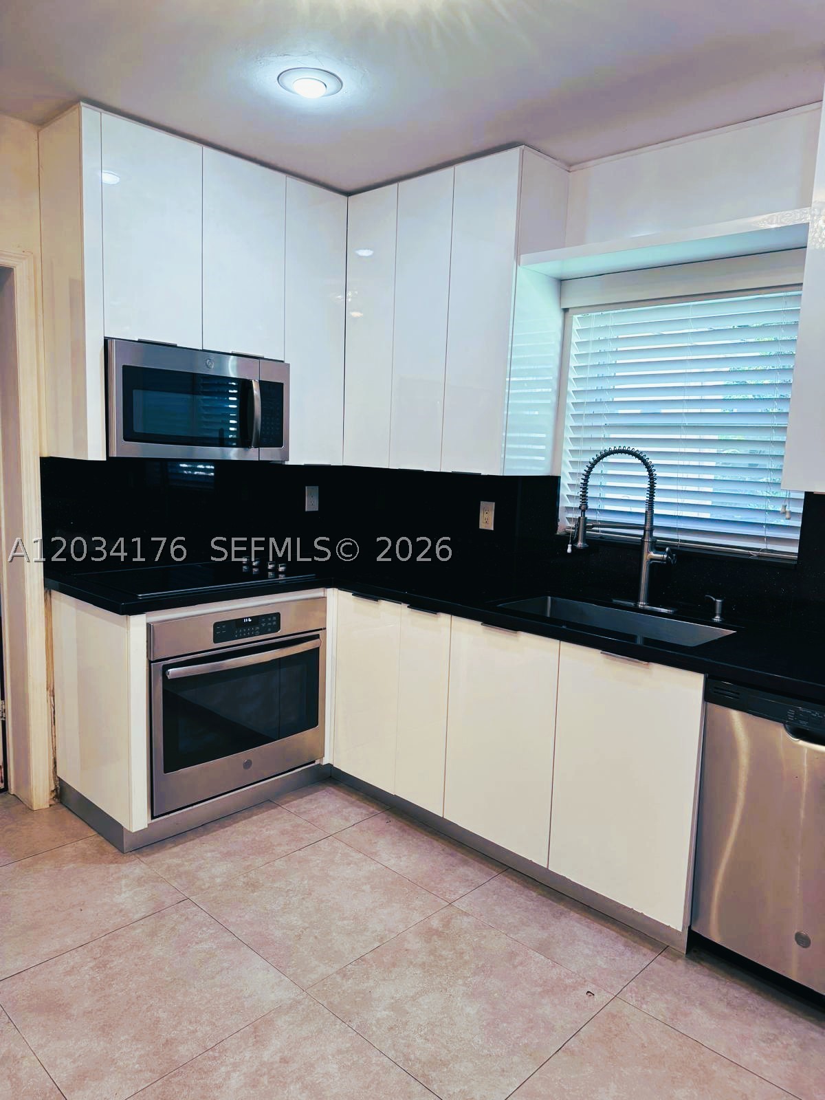 COCONUT GROVE SEC 1-CORAL - Residential