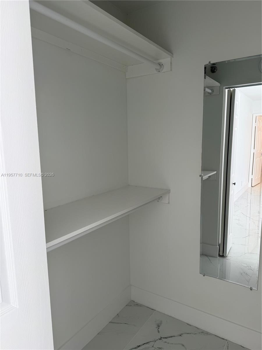 HUNTINGTON LAKES SEC FIVE - Residential