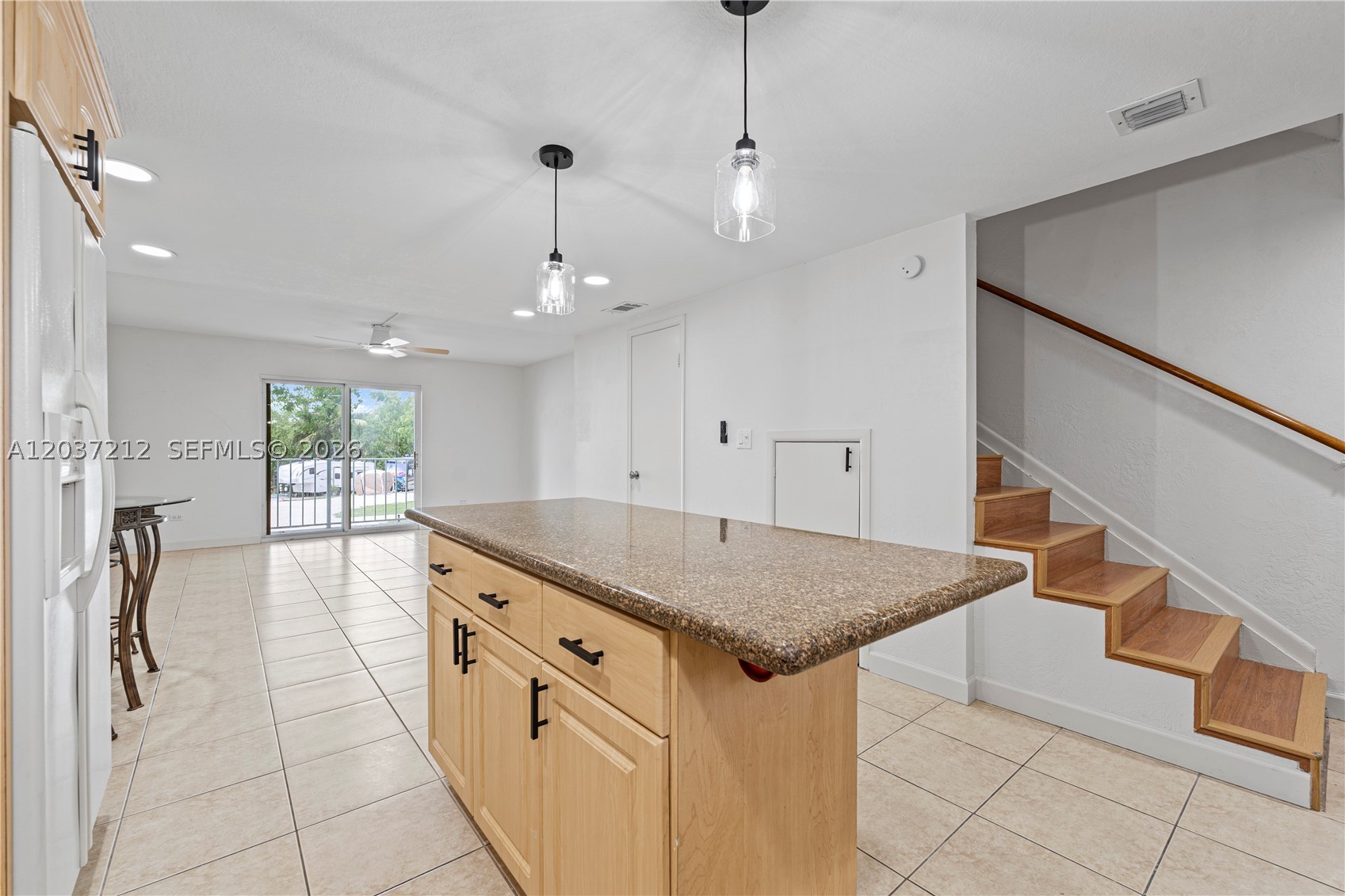 ANCHOR CONDOMINIUM - Residential