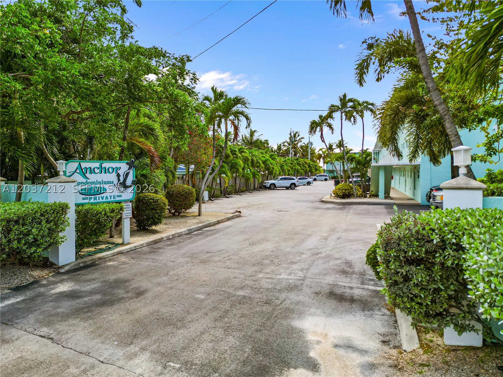 ANCHOR CONDOMINIUM - Residential