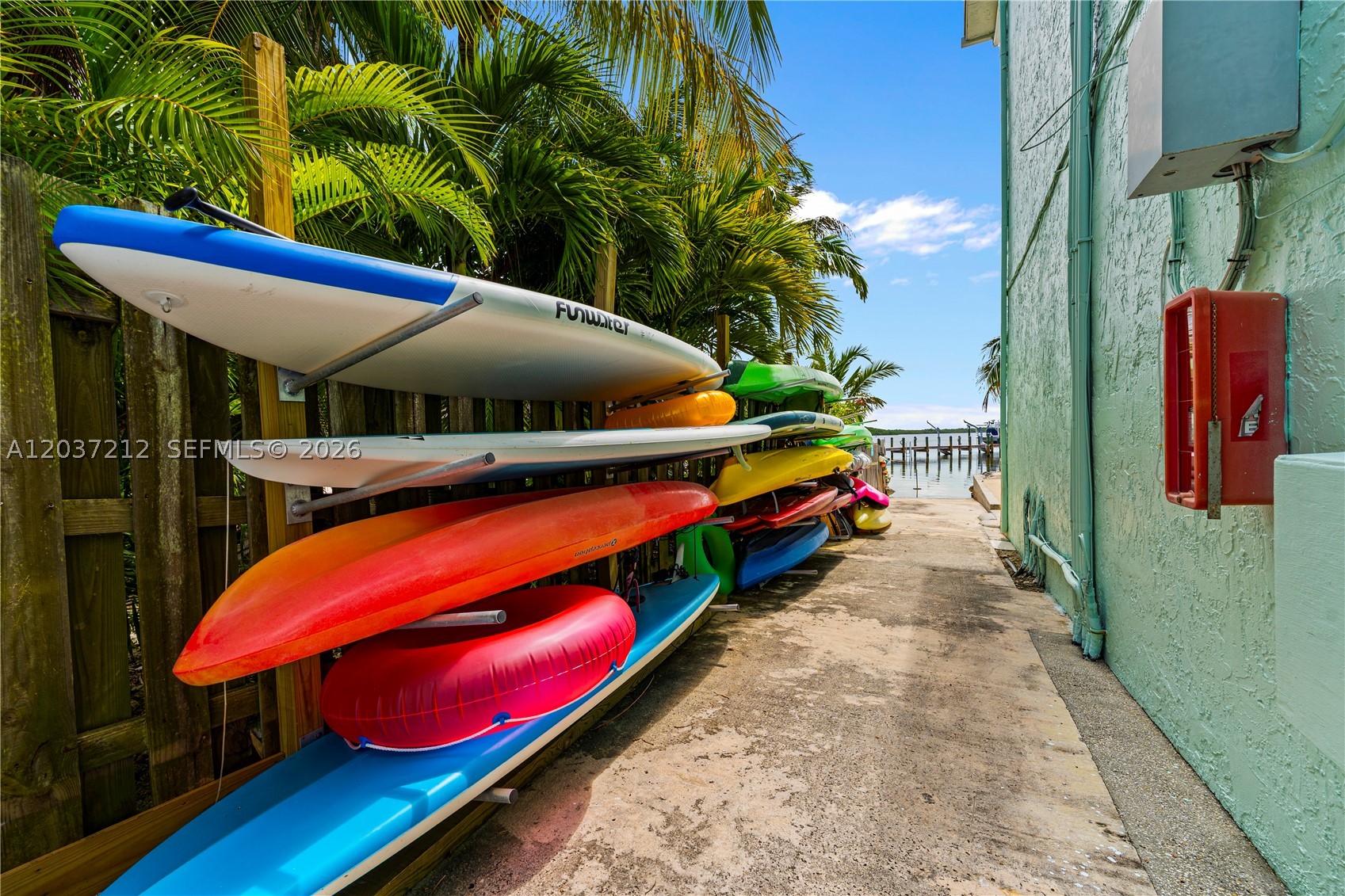 ANCHOR CONDOMINIUM - Residential