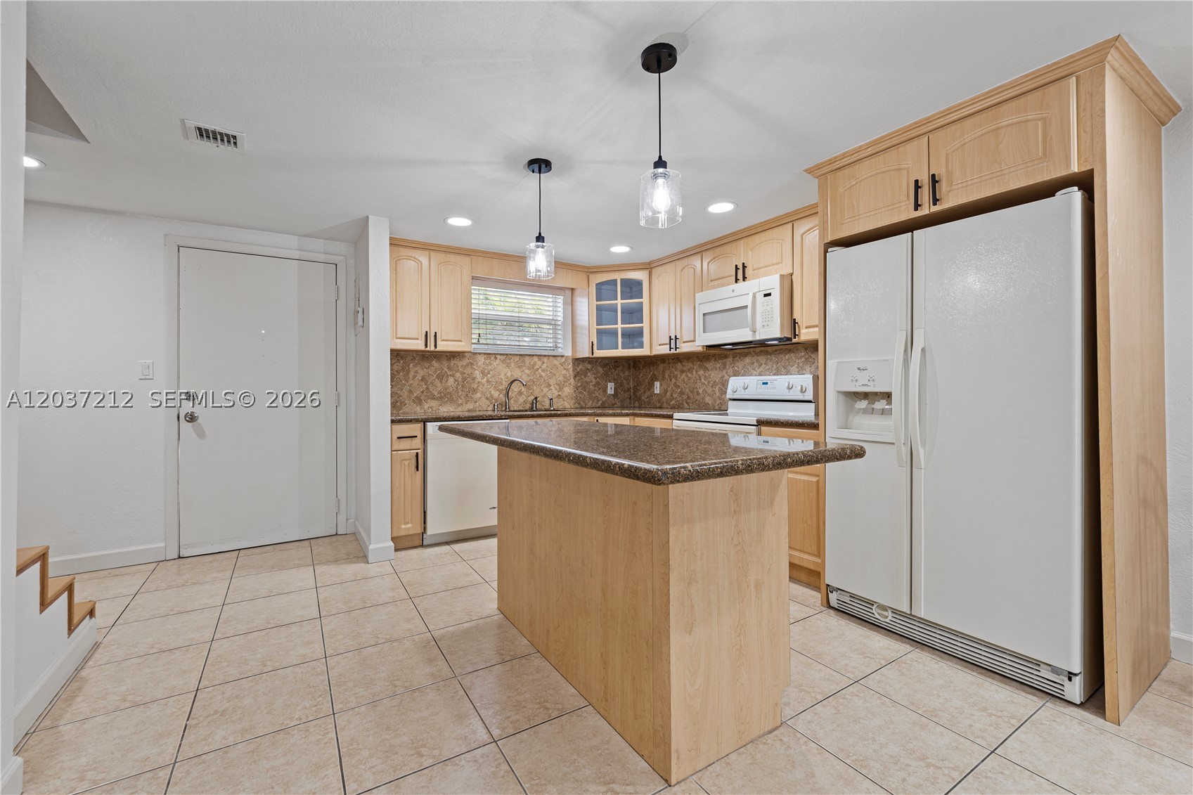 ANCHOR CONDOMINIUM - Residential