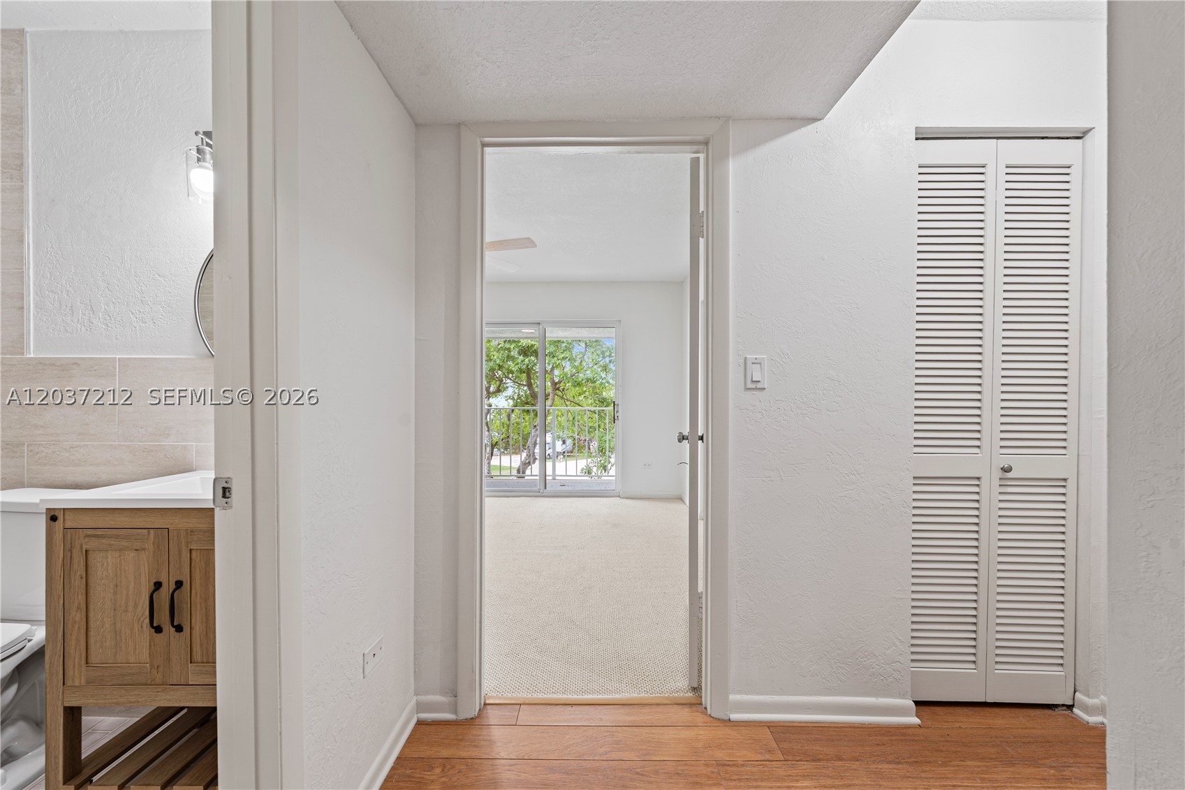 ANCHOR CONDOMINIUM - Residential