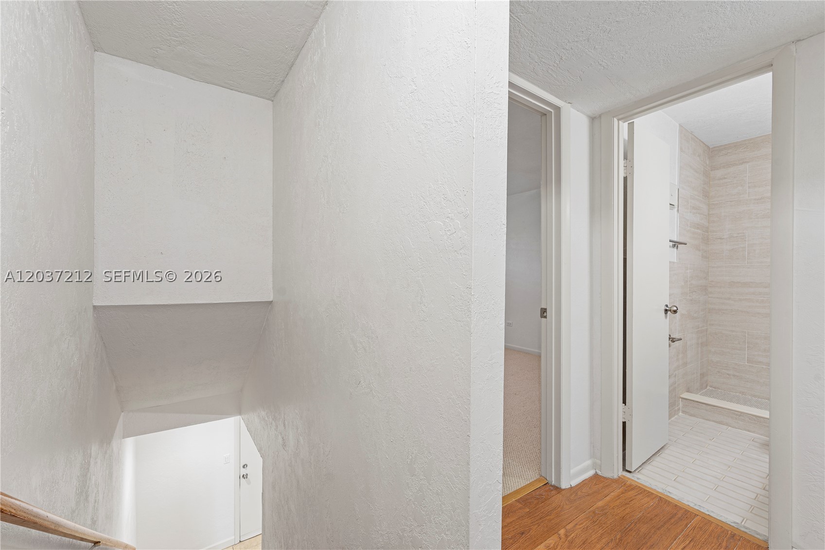 ANCHOR CONDOMINIUM - Residential