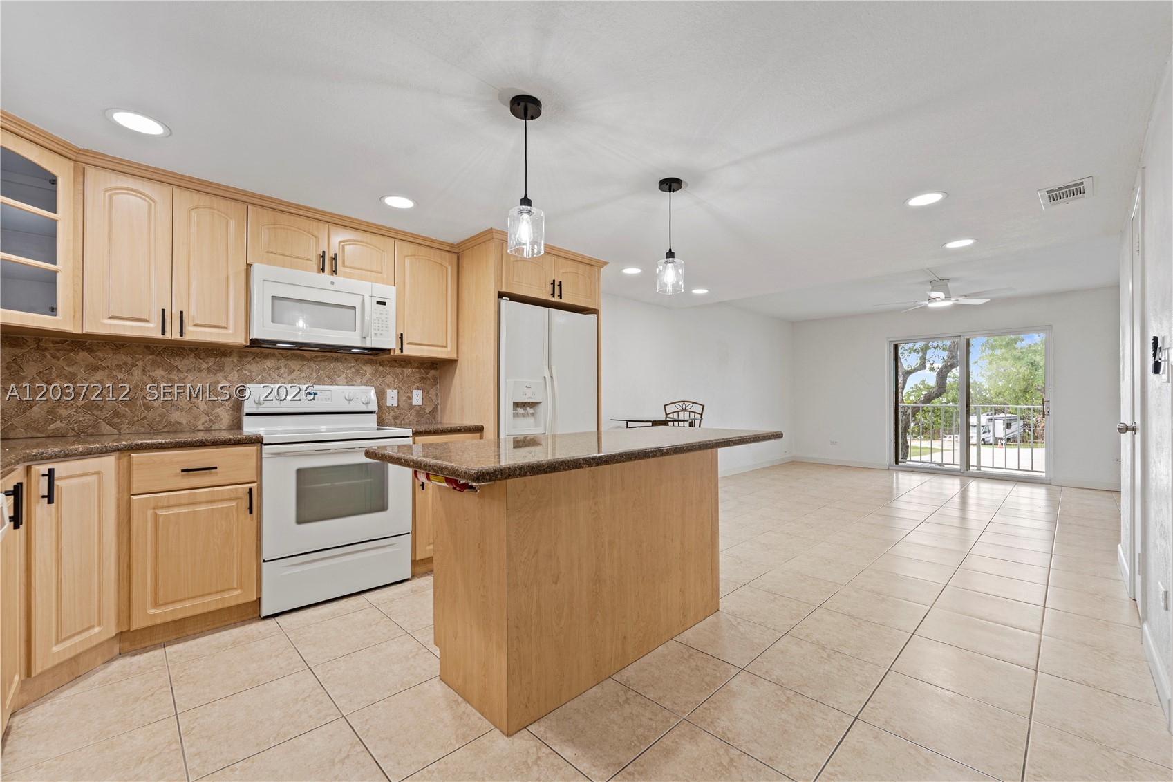 ANCHOR CONDOMINIUM - Residential