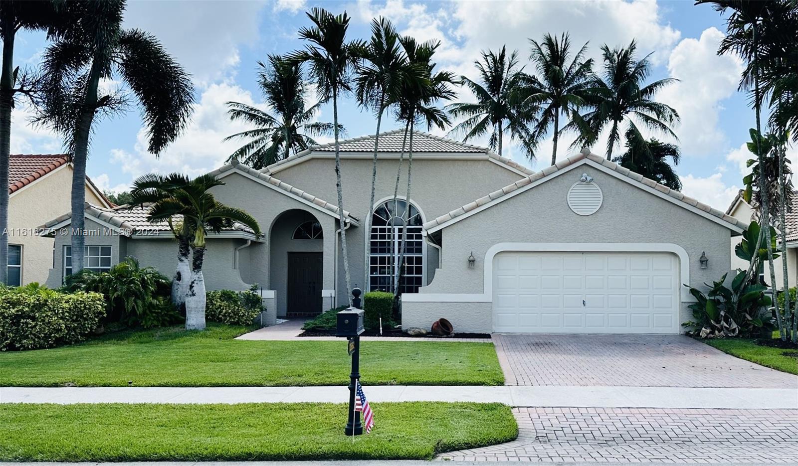 Great family home. Oversized lot and backyard with pool with raised spa. Solar panels to heat pool. Open floorplan with split bedrooms, formal dining room, open kitchen with bar,
family room, large master bedroom, covered patio, and 2 car garage. Community has tennis courts, pickle ball court, and community pool. Low HOA fees. A+ rated school district