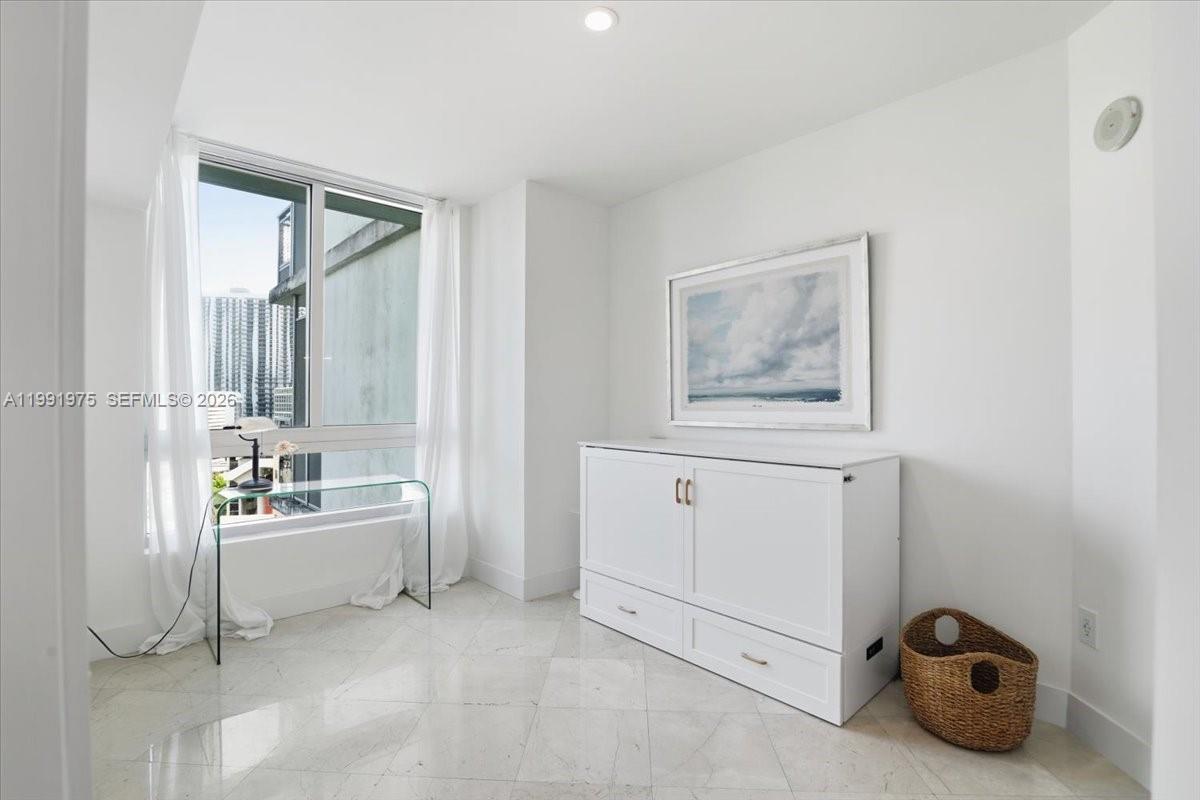 WIND CONDO - Residential
