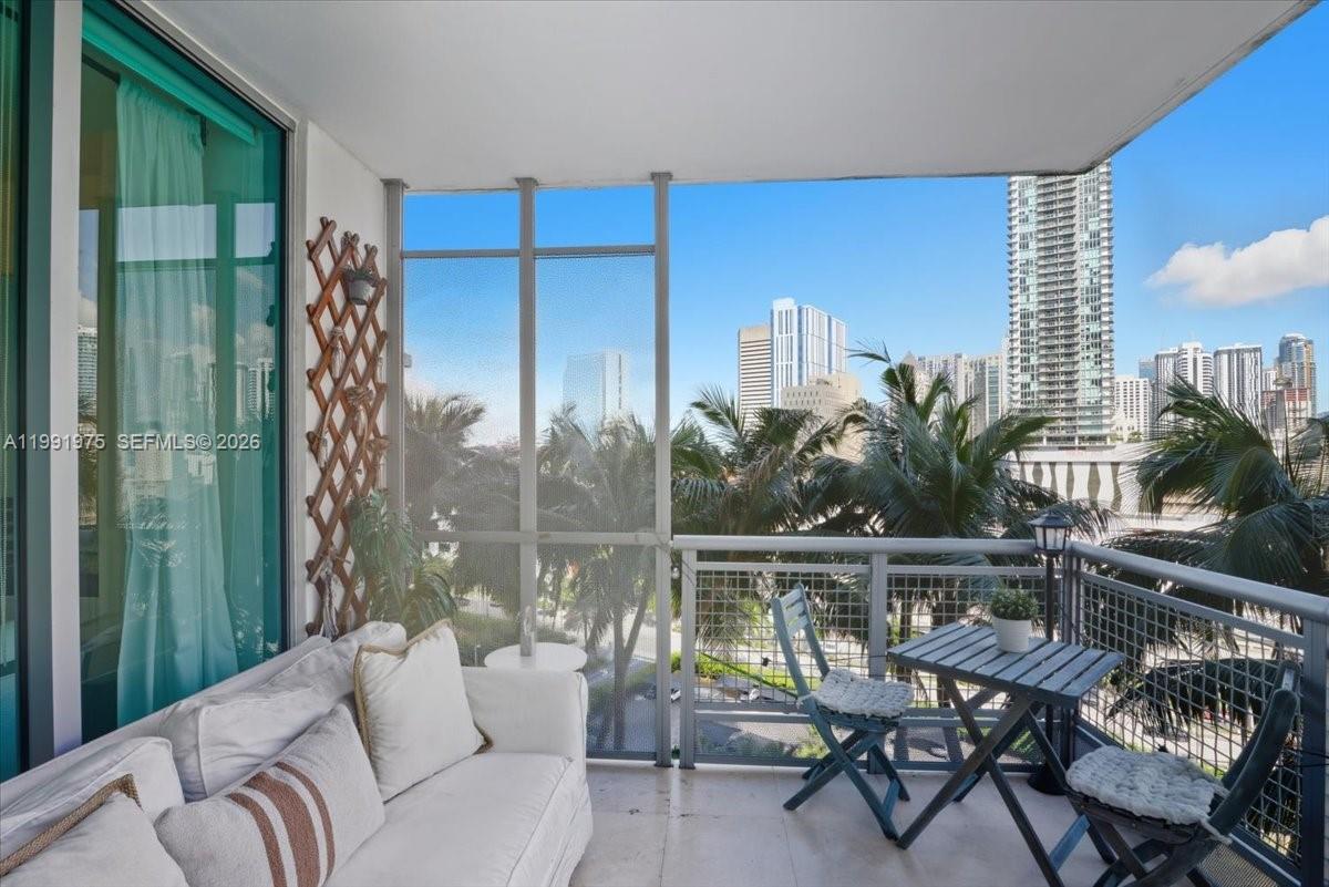 WIND CONDO - Residential