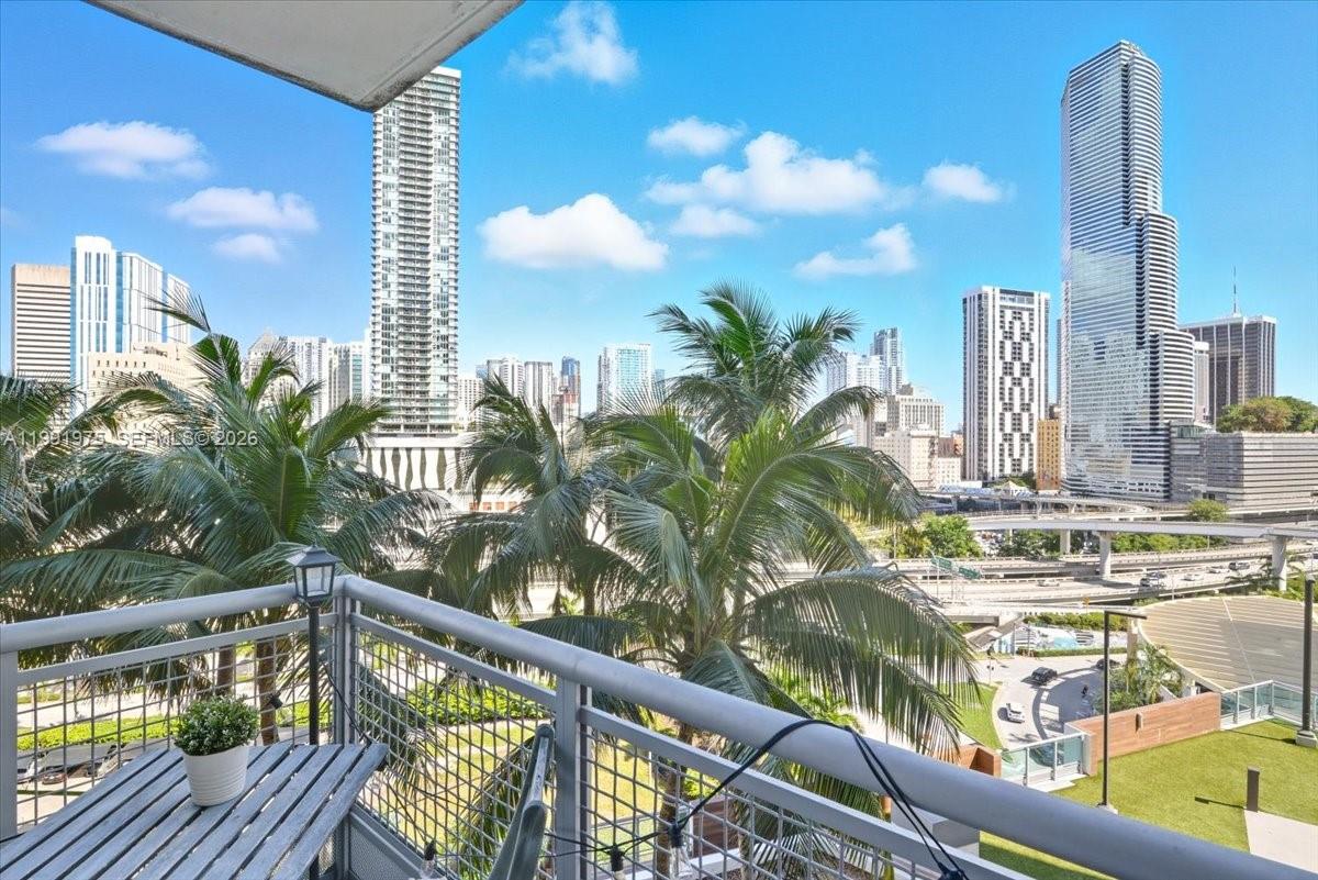 WIND CONDO - Residential