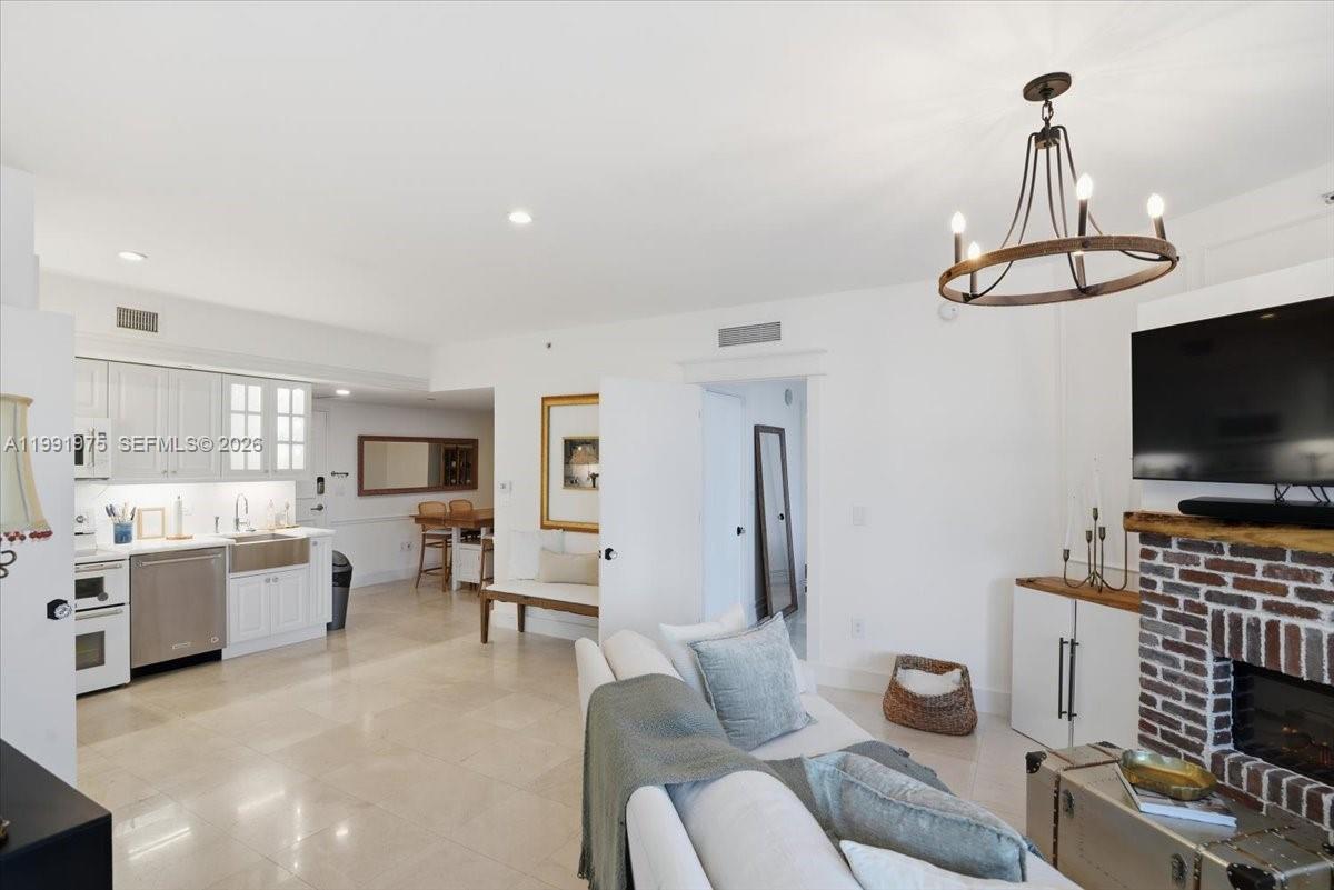 WIND CONDO - Residential