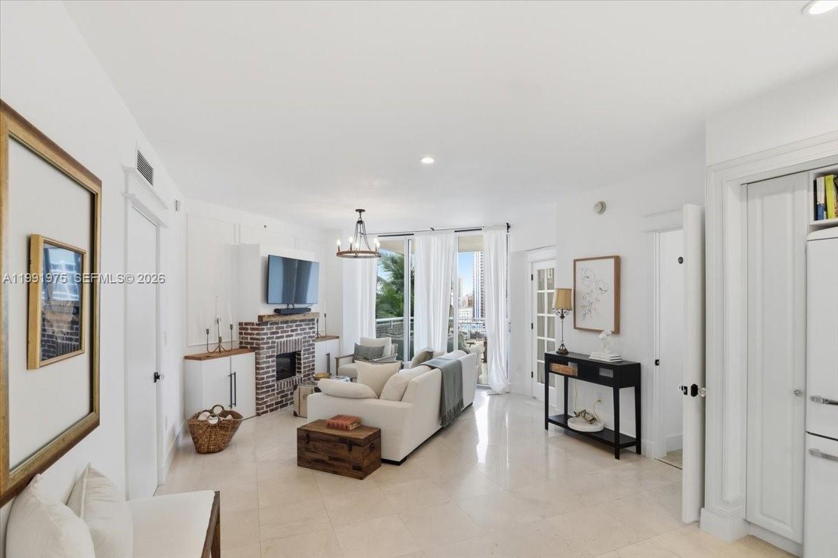 WIND CONDO - Residential
