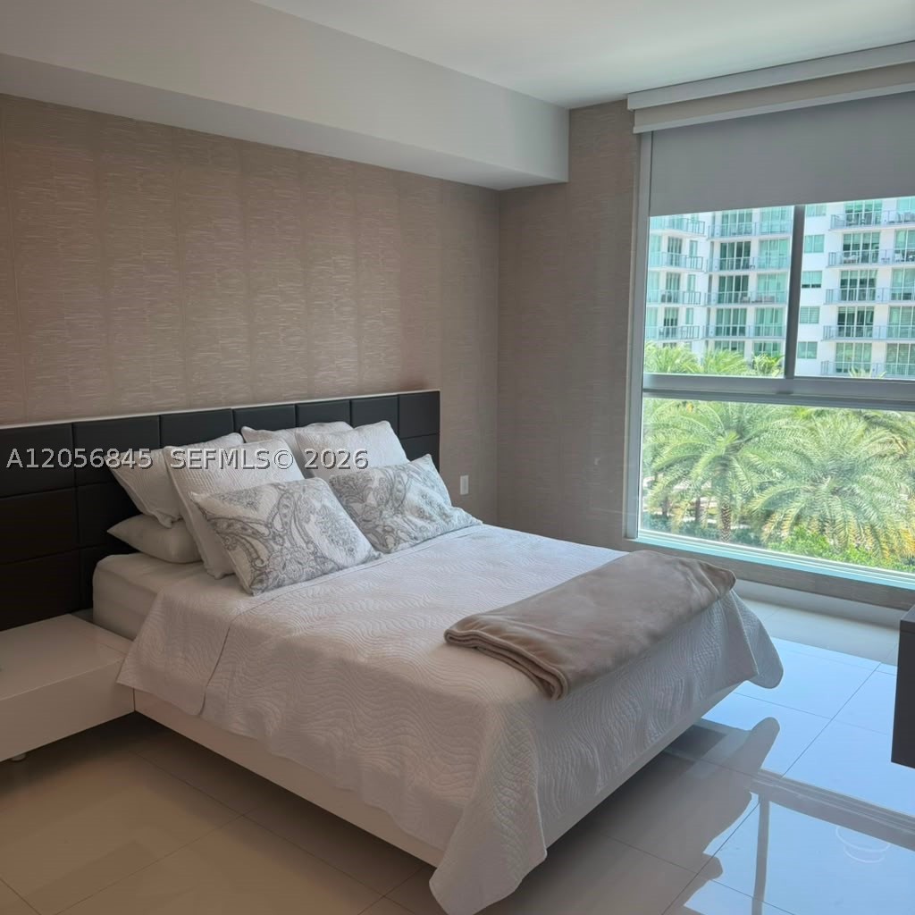 MIDTOWN AT DORAL - Residential Lease