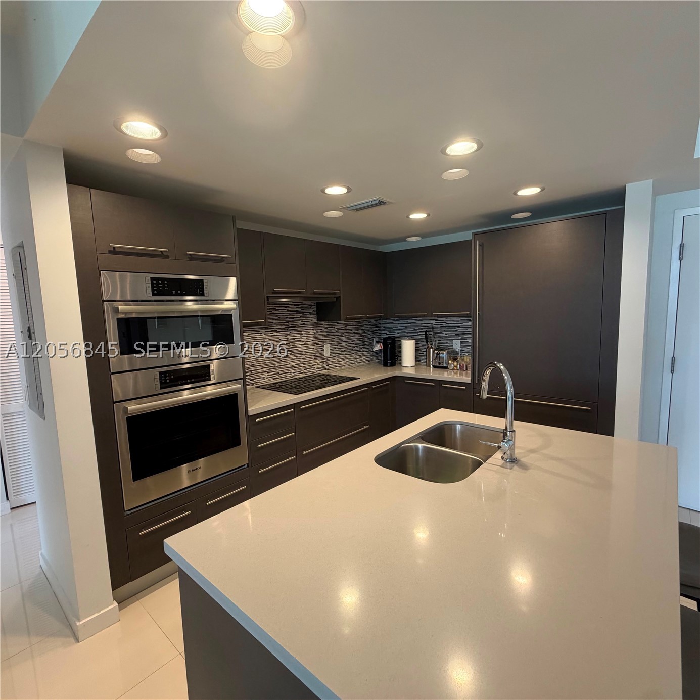 MIDTOWN AT DORAL - Residential Lease