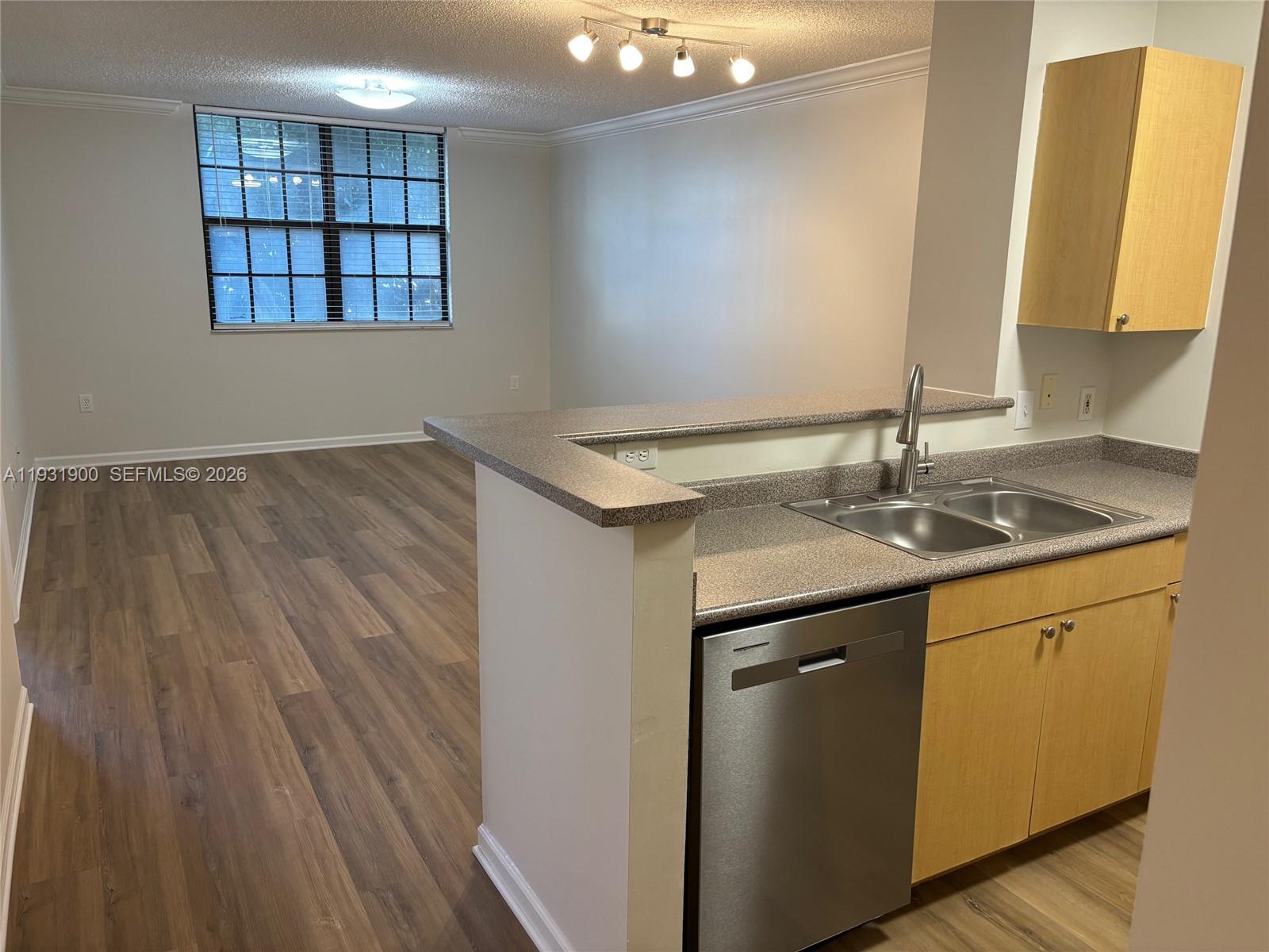 REGENT PARK CONDO - Residential