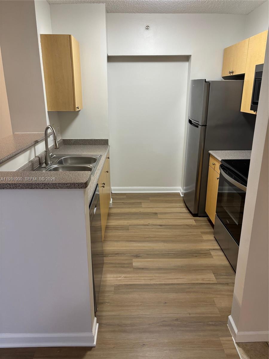 REGENT PARK CONDO - Residential