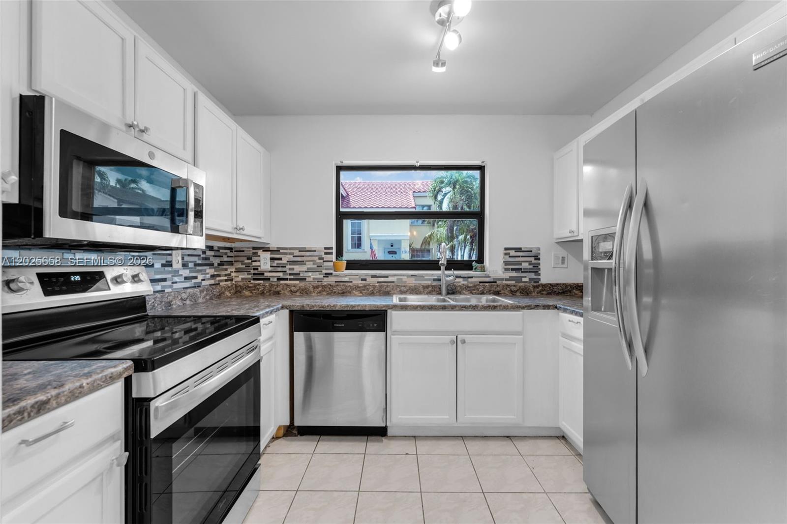LAKE POINTE SEC 4 - Residential
