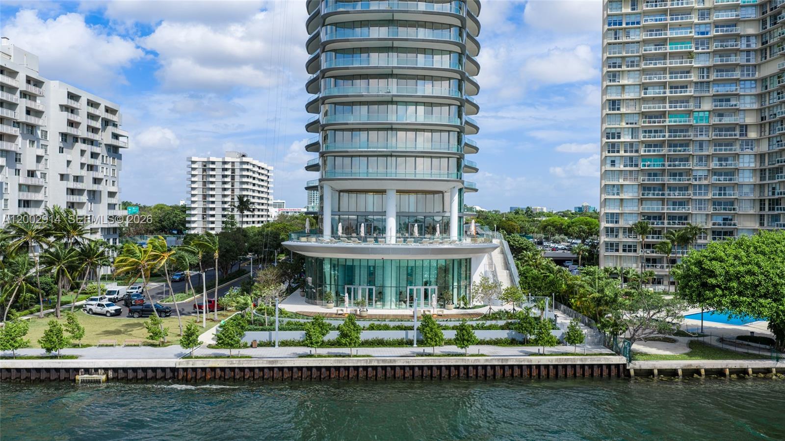 Una Residences - Residential