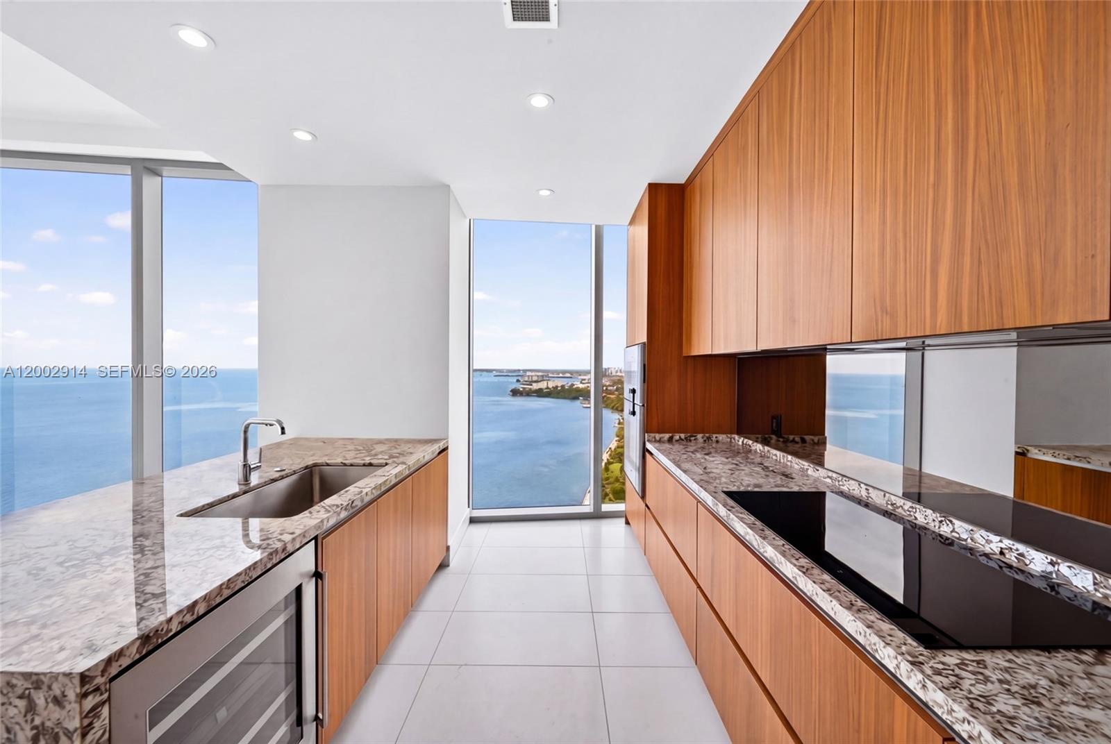 Una Residences - Residential