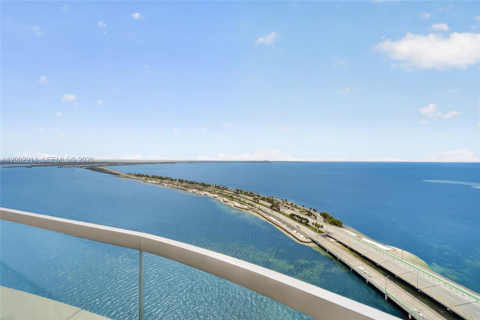 Una Residences - Residential