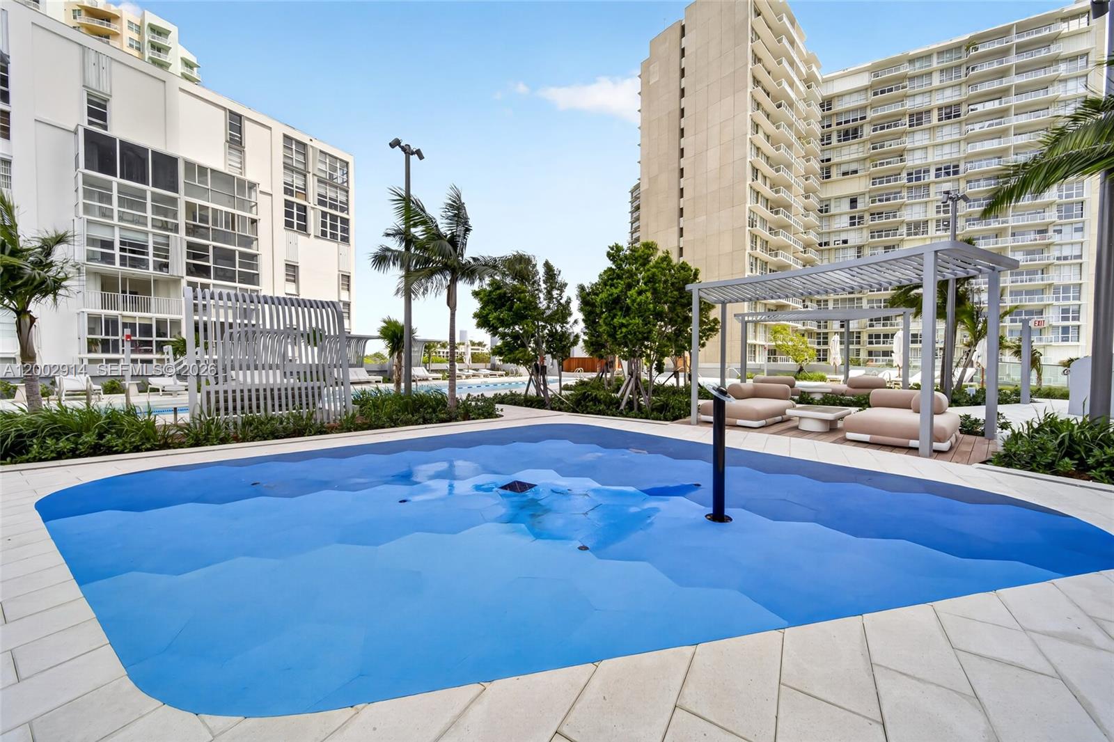 Una Residences - Residential
