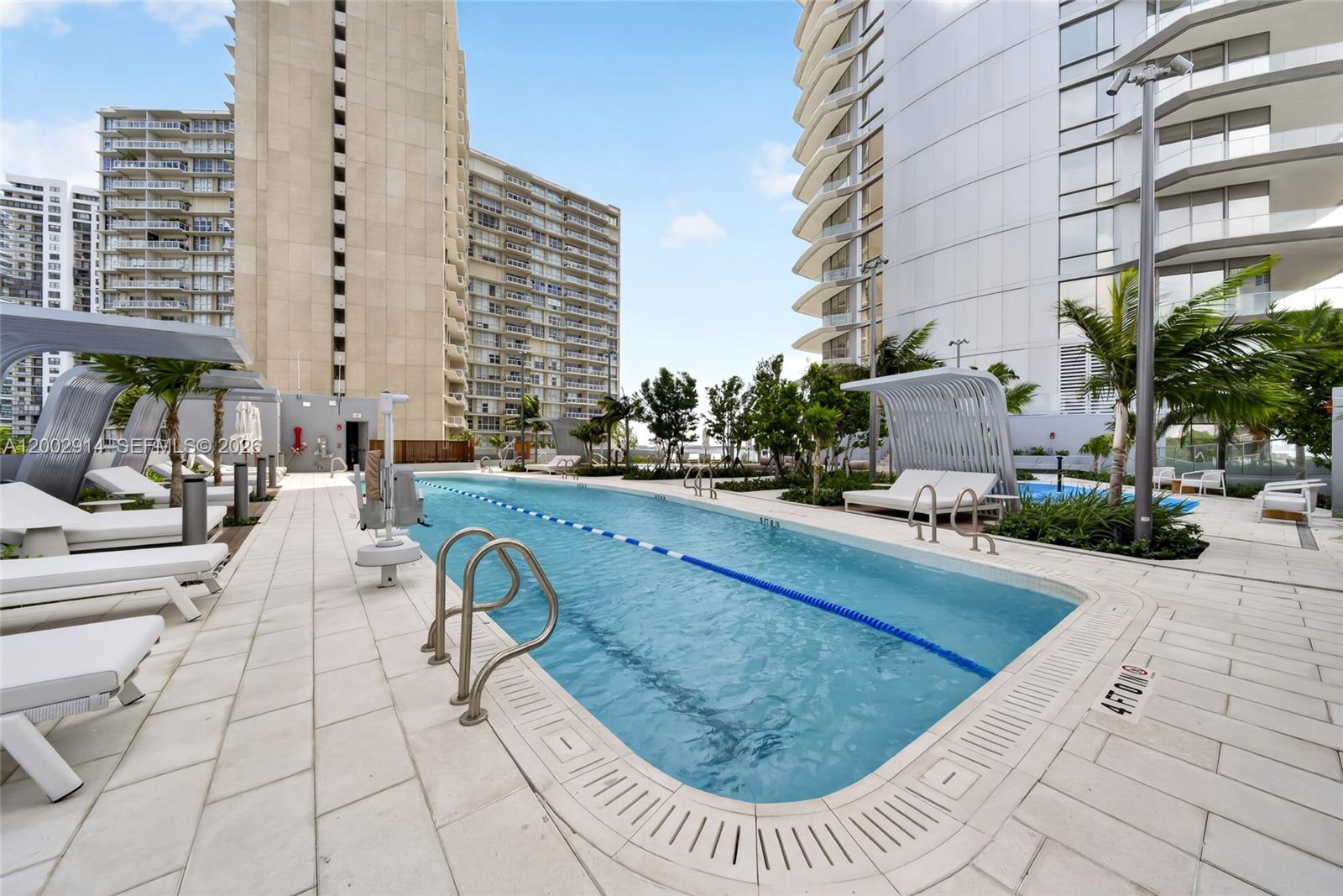 Una Residences - Residential