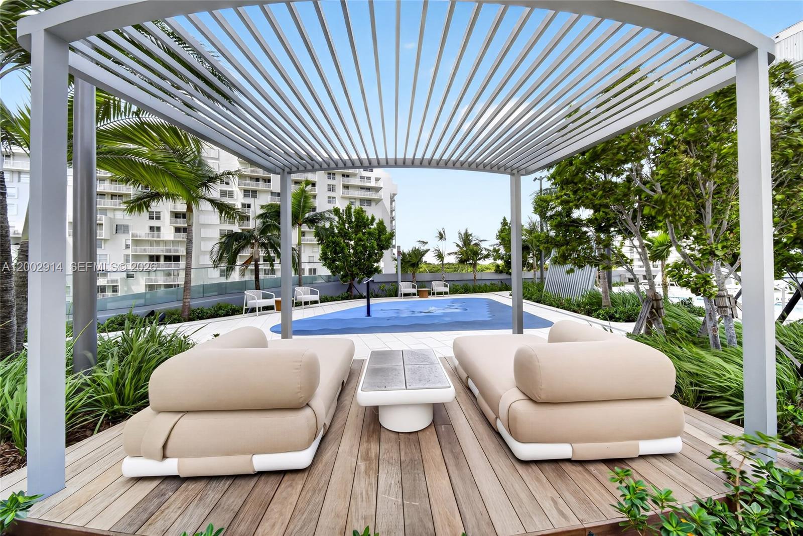 Una Residences - Residential
