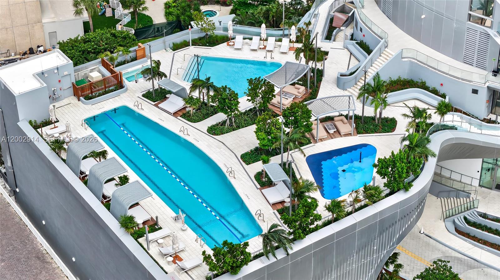 Una Residences - Residential