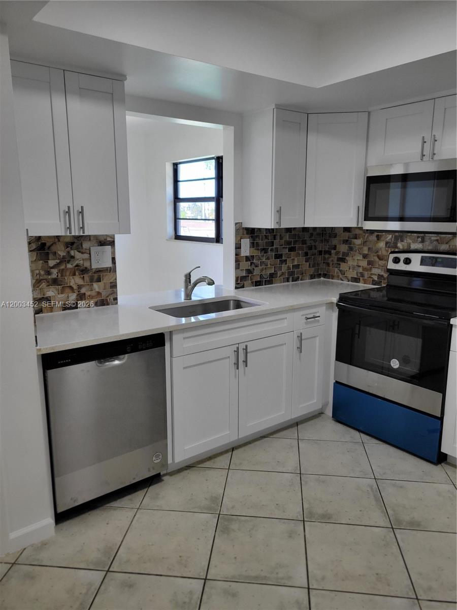 CONDOMINIUM 3 OF LIGHTHOU - Residential