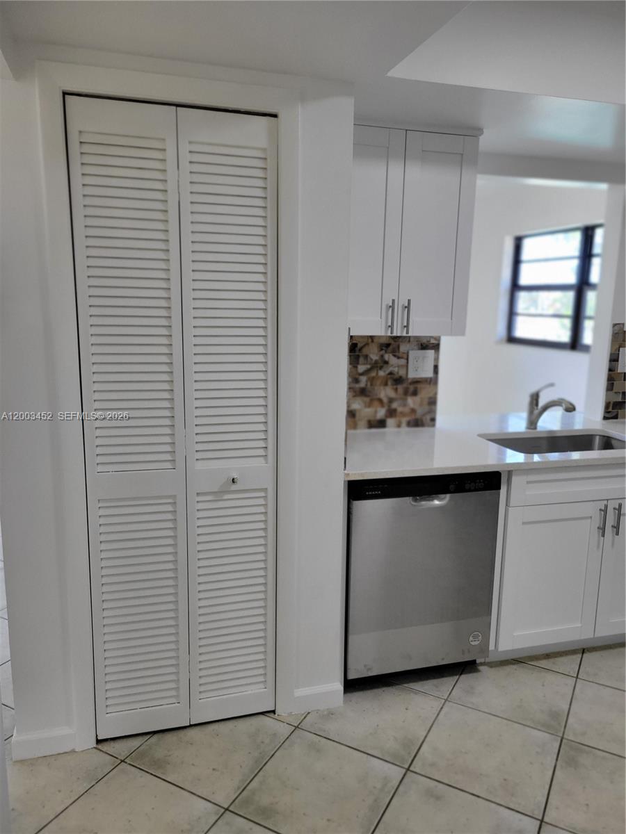 CONDOMINIUM 3 OF LIGHTHOU - Residential