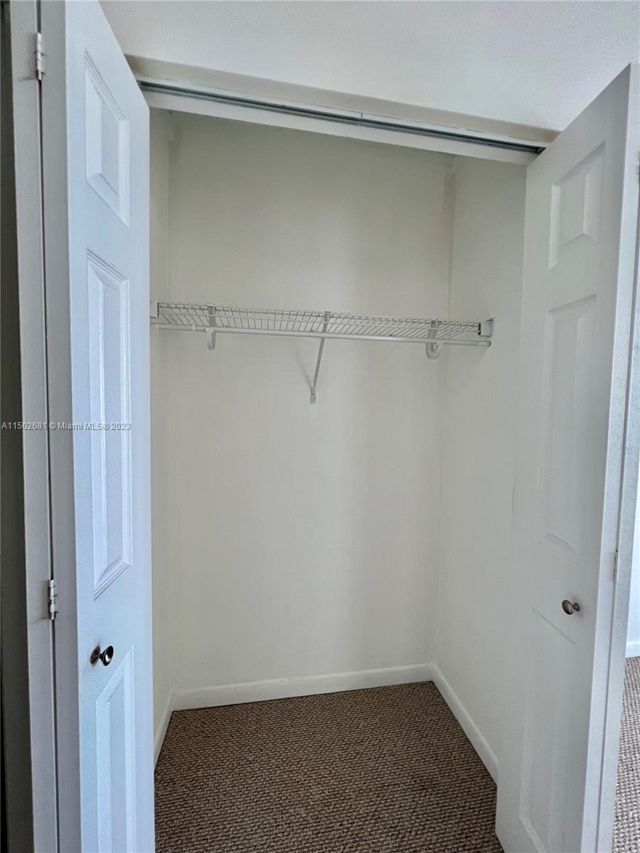 PARC CENTRAL AVENTURA SOU - Residential Lease