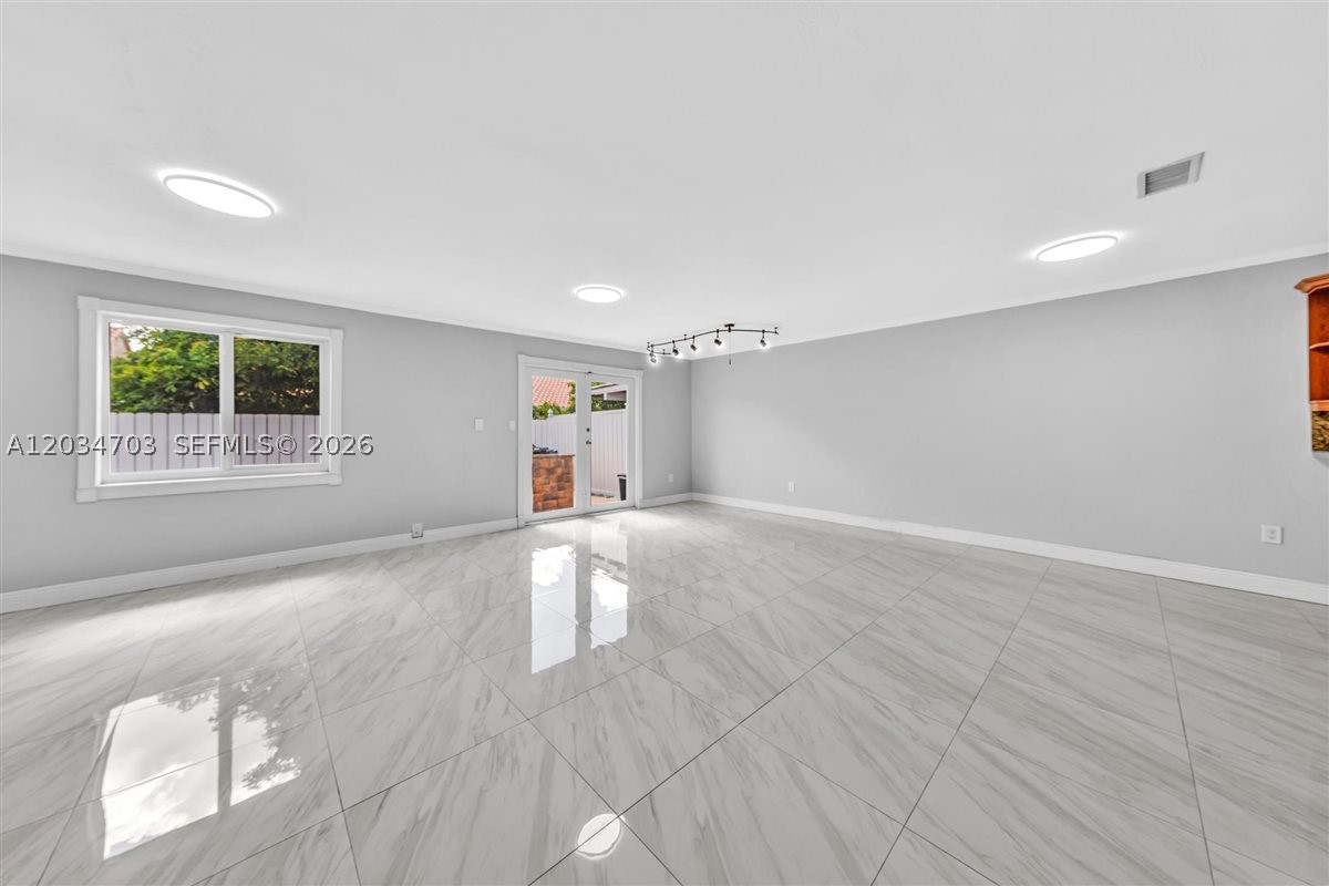 ALAMEDA BY THE LAKE - Residential