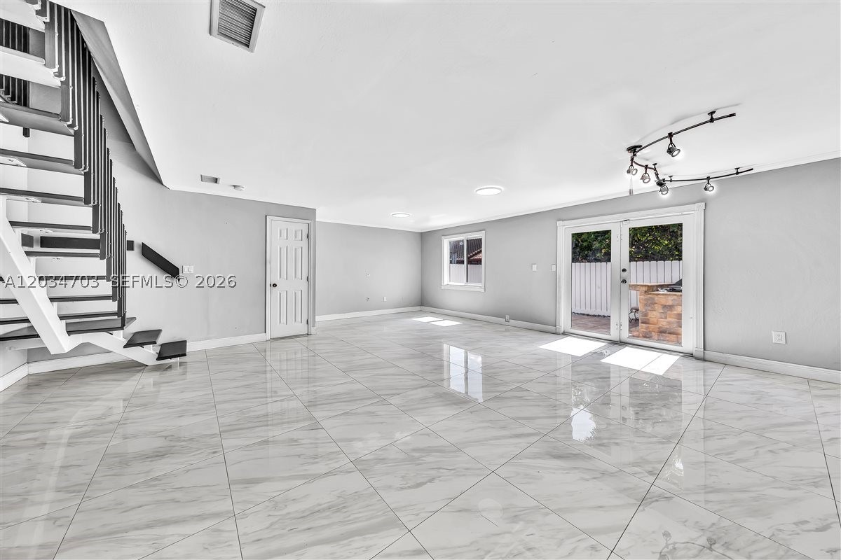 ALAMEDA BY THE LAKE - Residential