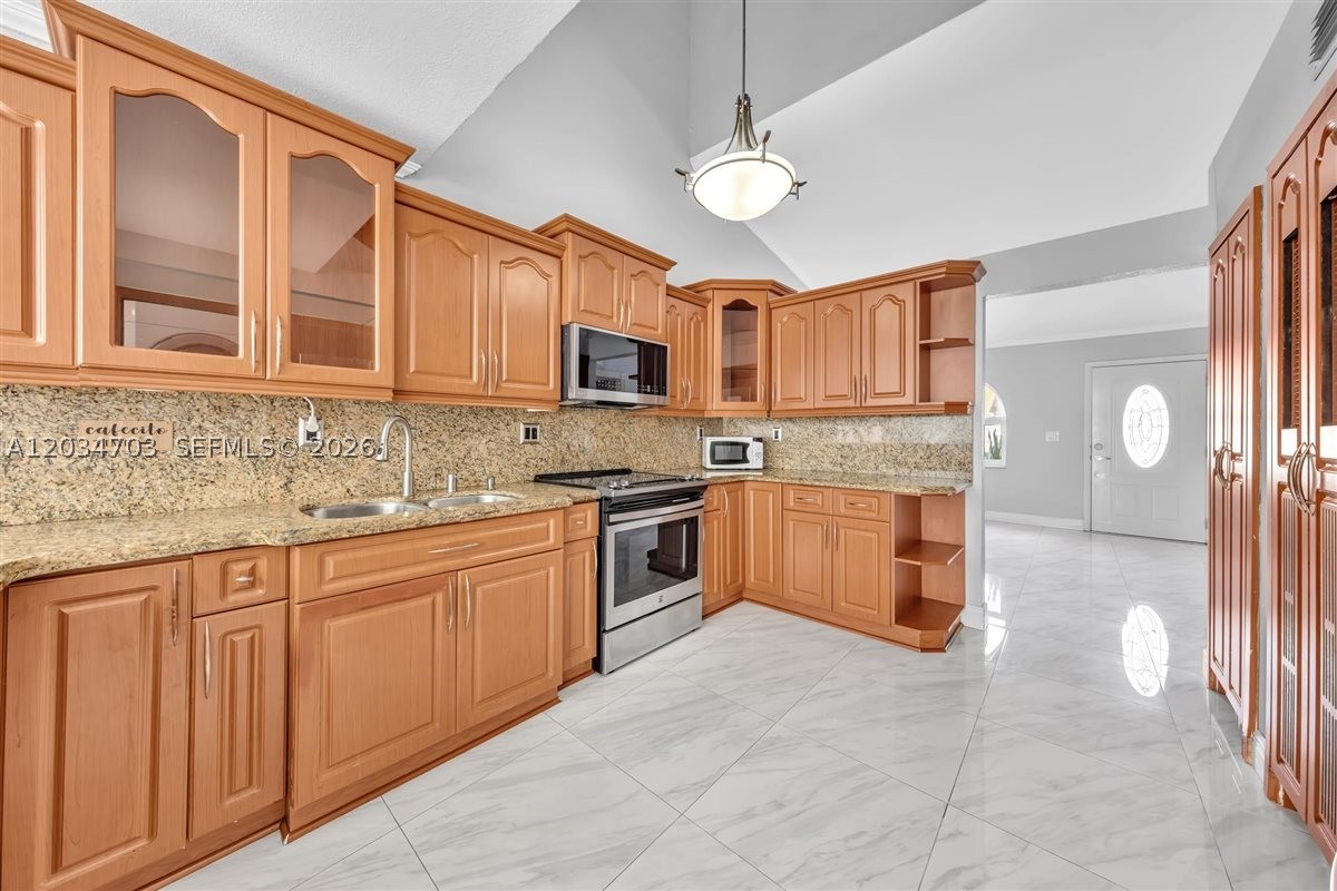 ALAMEDA BY THE LAKE - Residential
