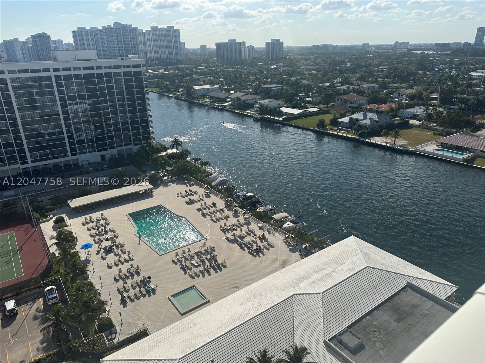 HEMISPHERES CONDO - Residential Lease