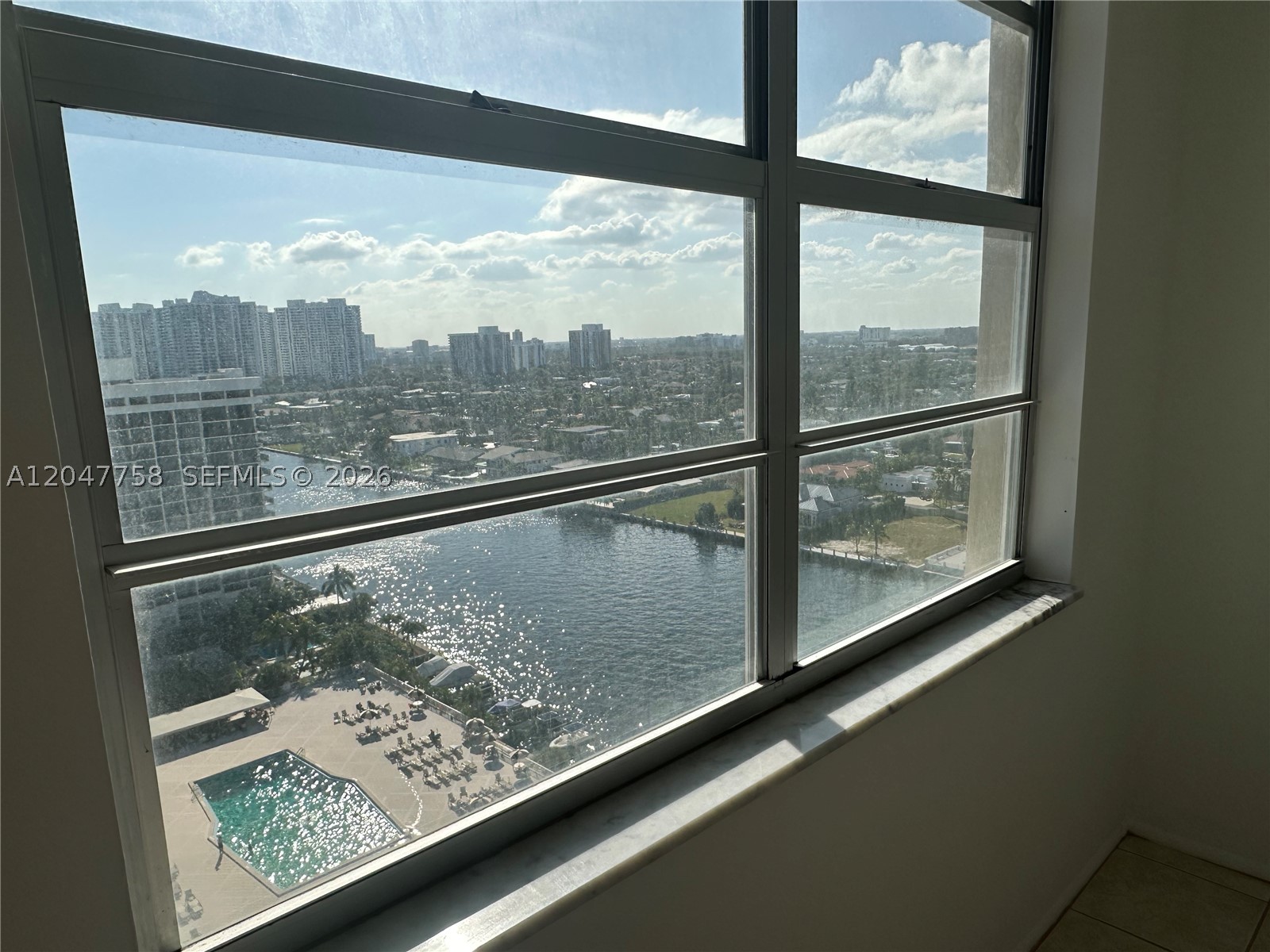 HEMISPHERES CONDO - Residential Lease