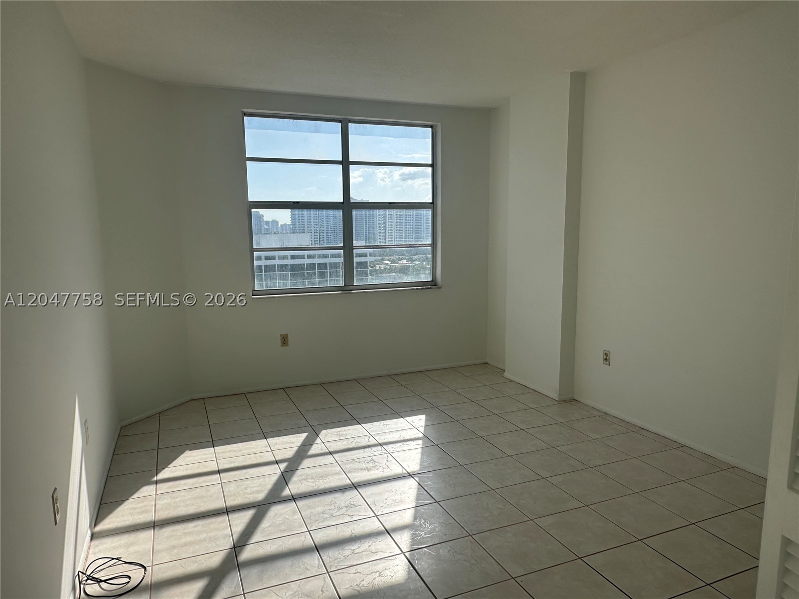 HEMISPHERES CONDO - Residential Lease