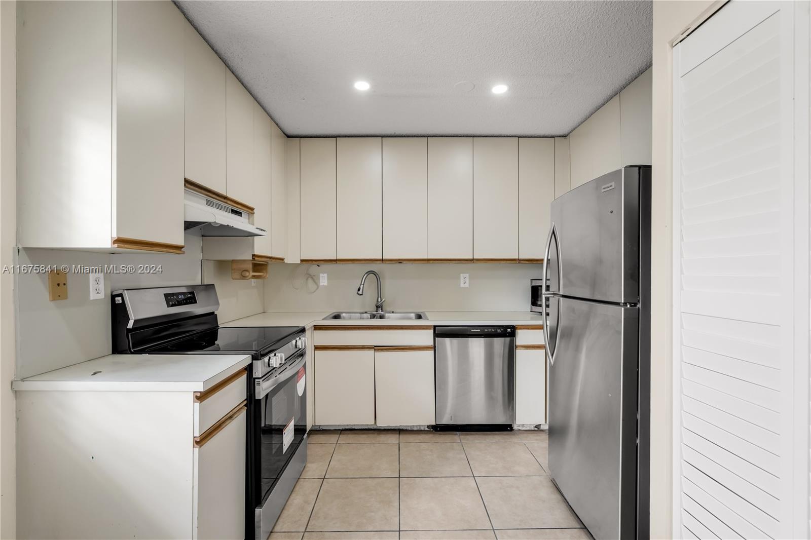 VILG HOMES COUNTRY WALK C - Residential