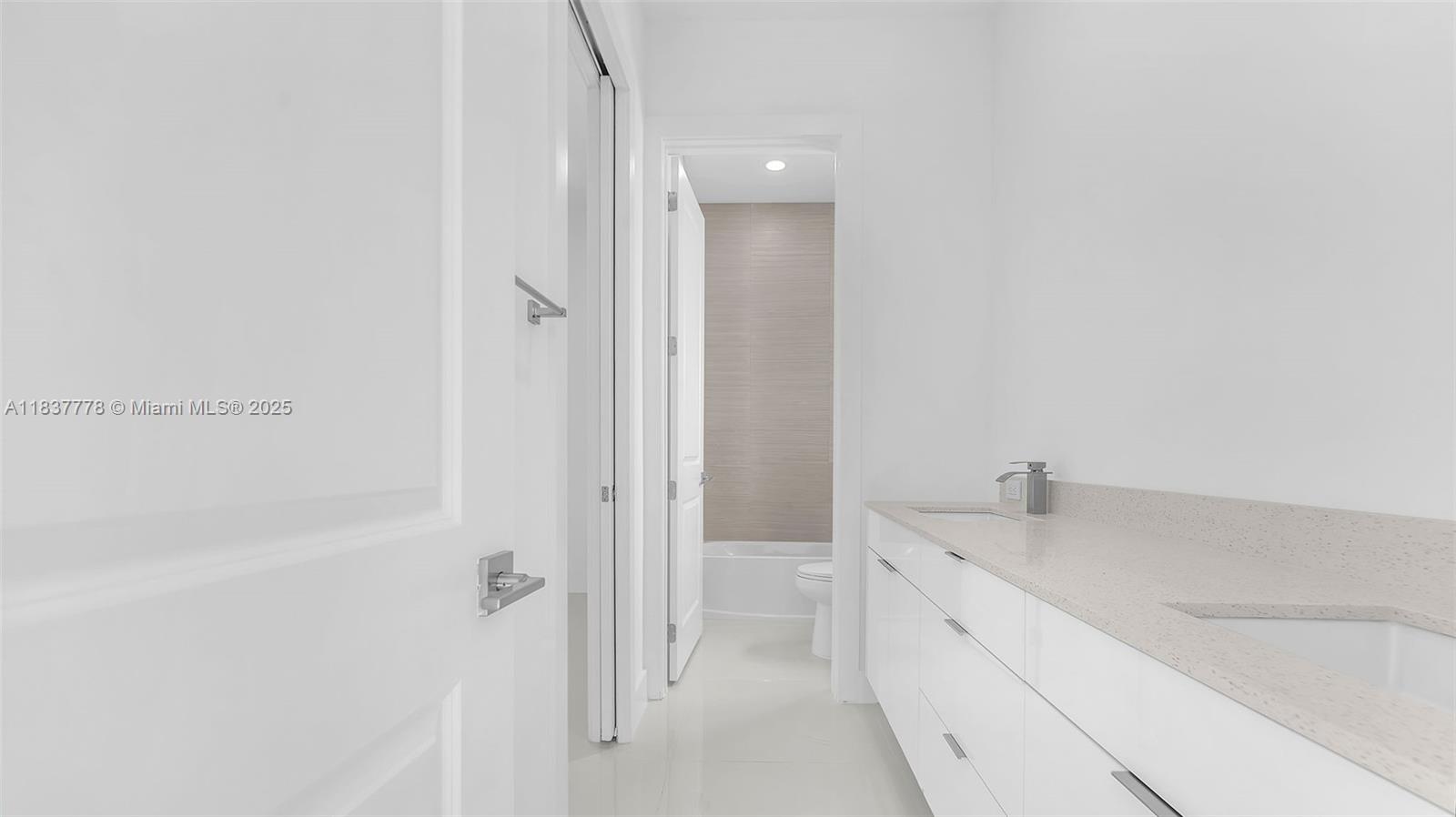 GRIFFING SILVER PALM - Residential