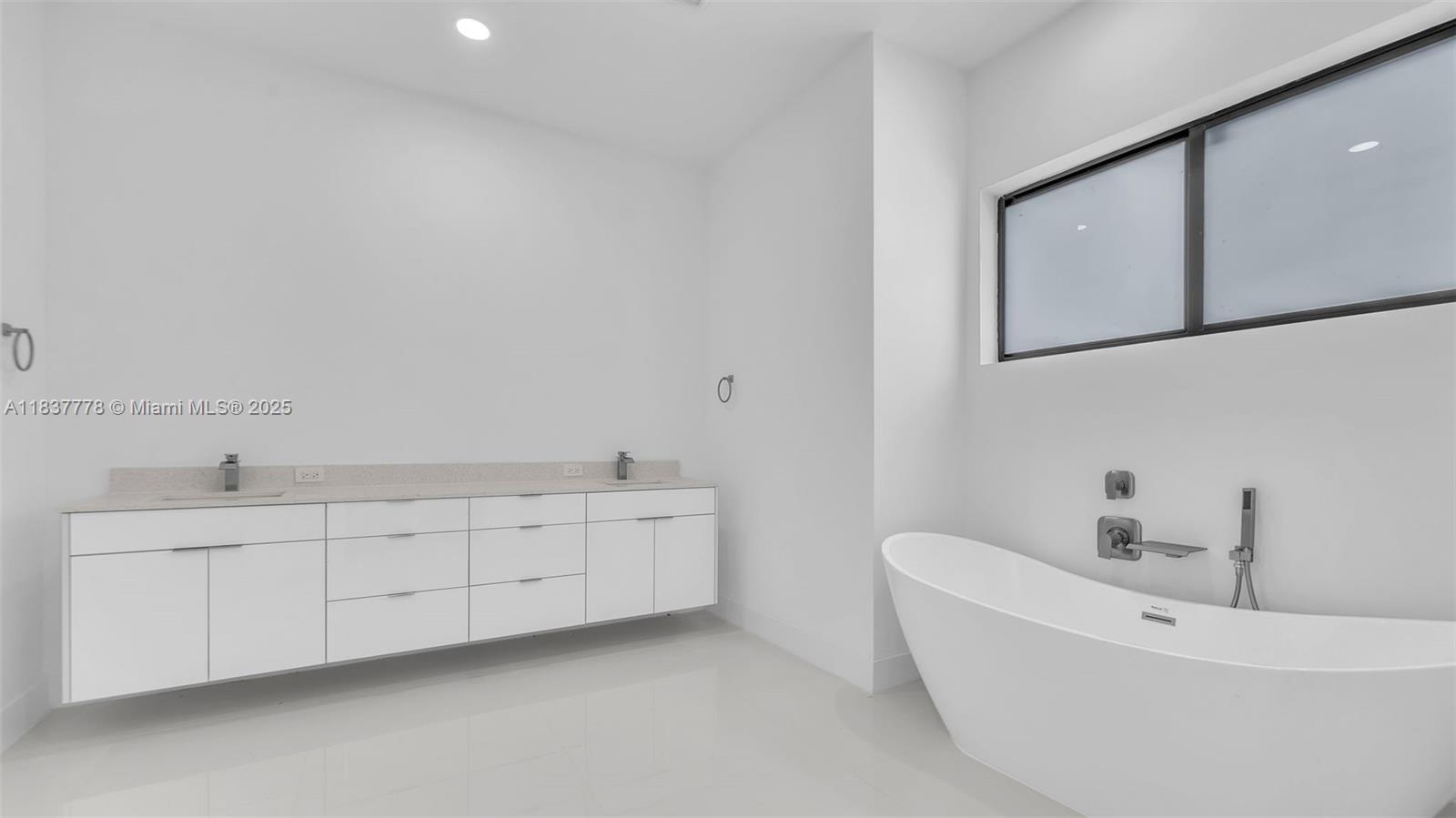 GRIFFING SILVER PALM - Residential