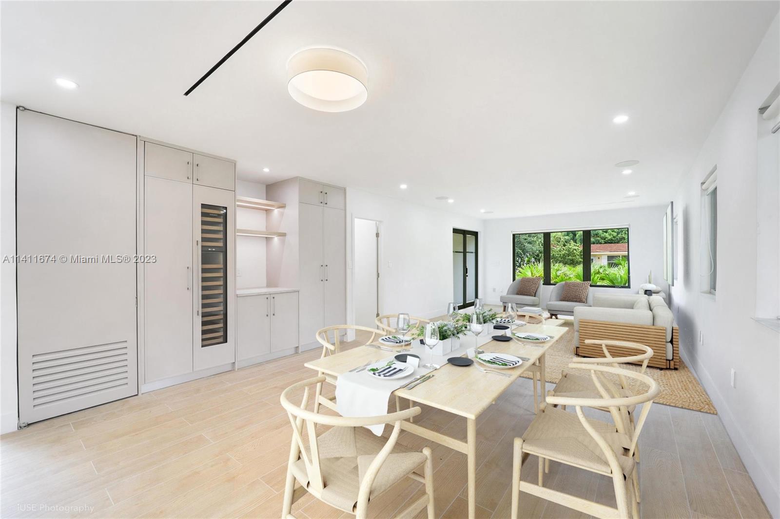 PARK PLAZA - Residential Lease