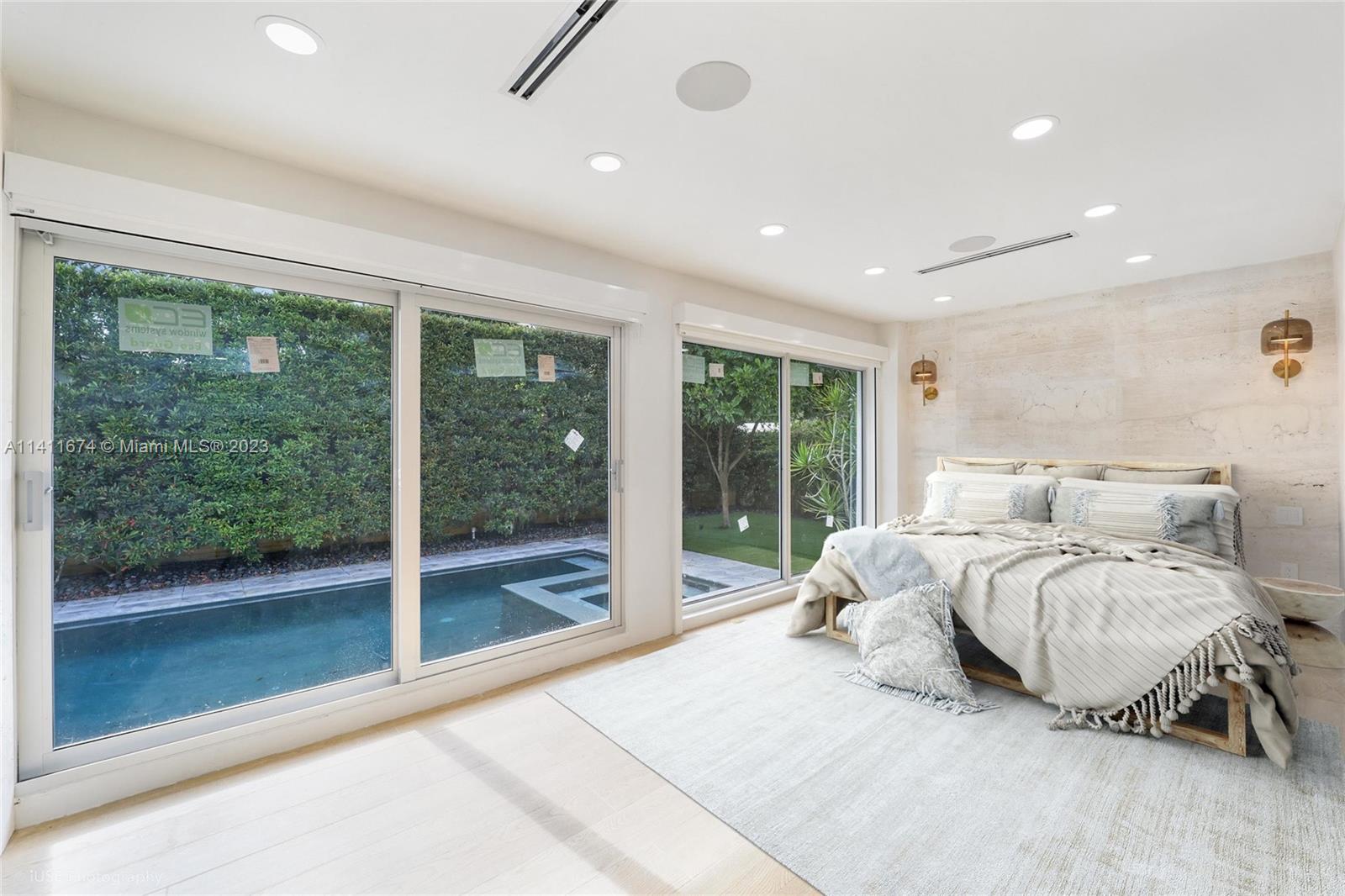 PARK PLAZA - Residential Lease