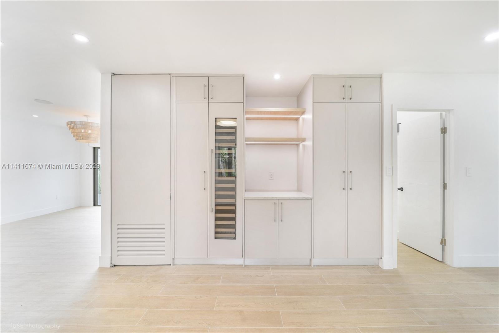 PARK PLAZA - Residential Lease