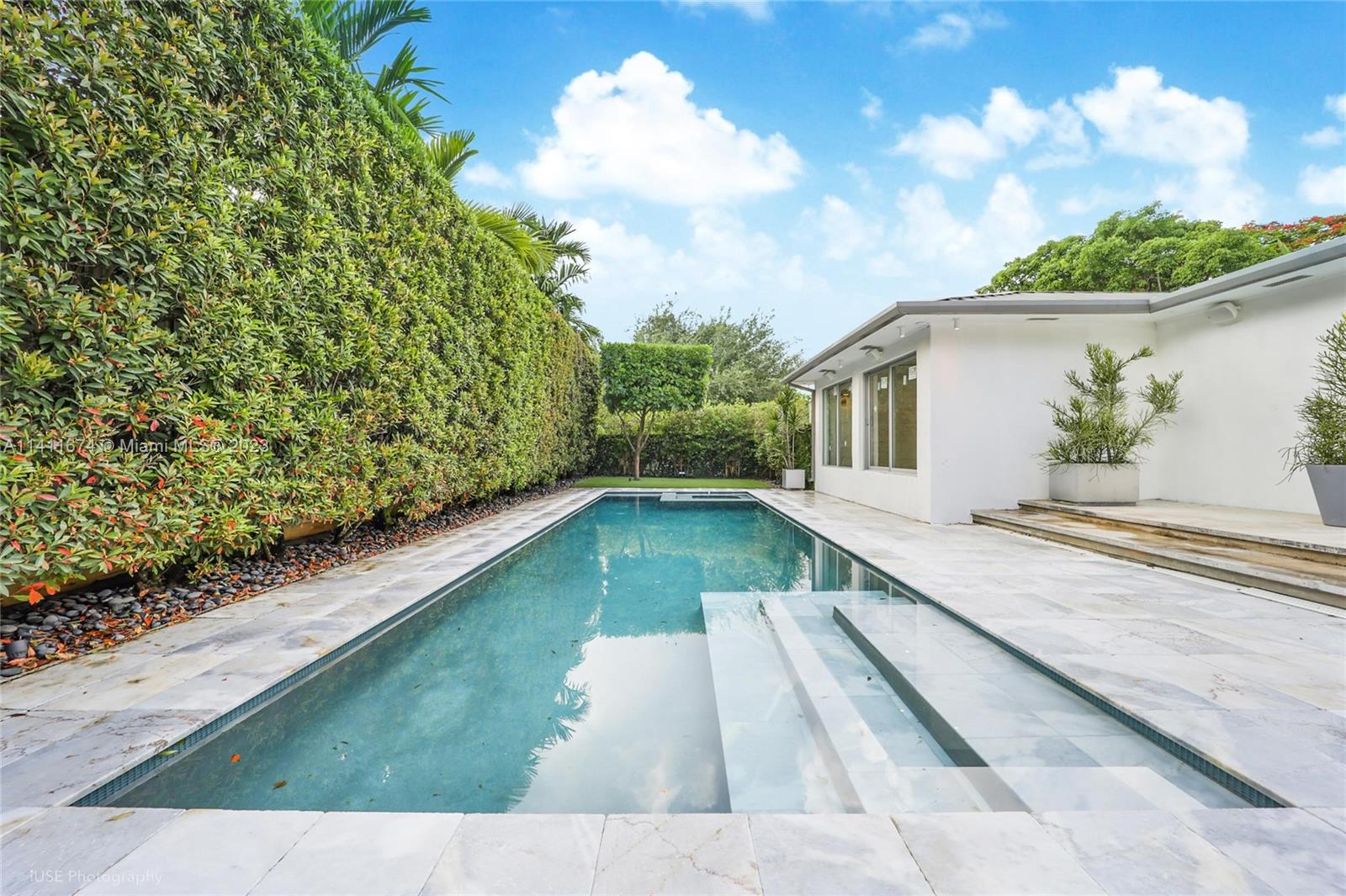 PARK PLAZA - Residential Lease