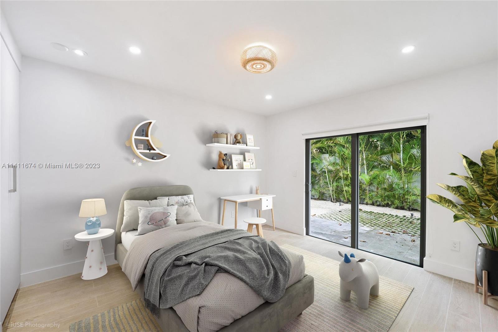 PARK PLAZA - Residential Lease